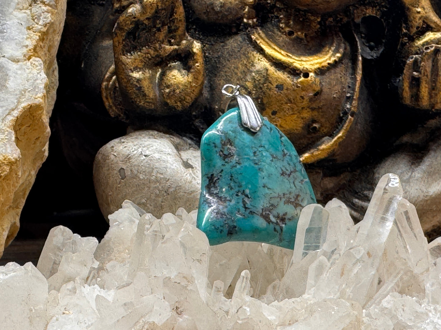 Pendentif de turquoise stabilisé