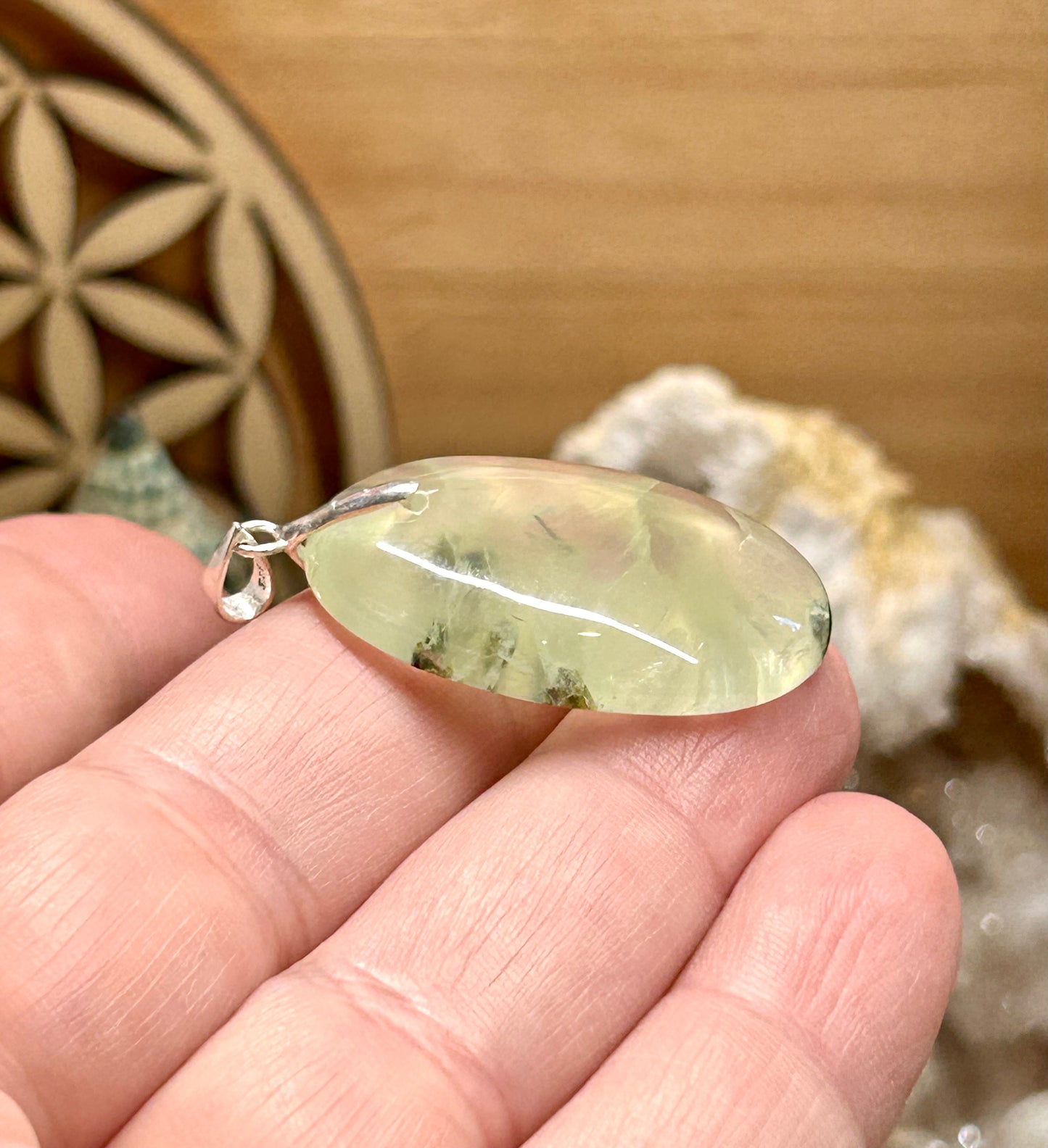 Pendentif de préhnite