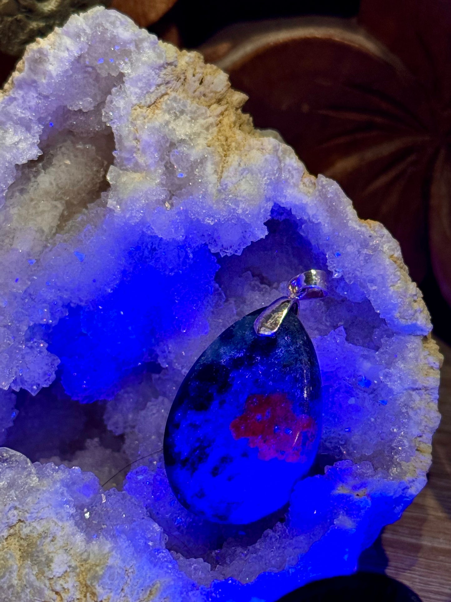 Pendentif de rubis zoïsite