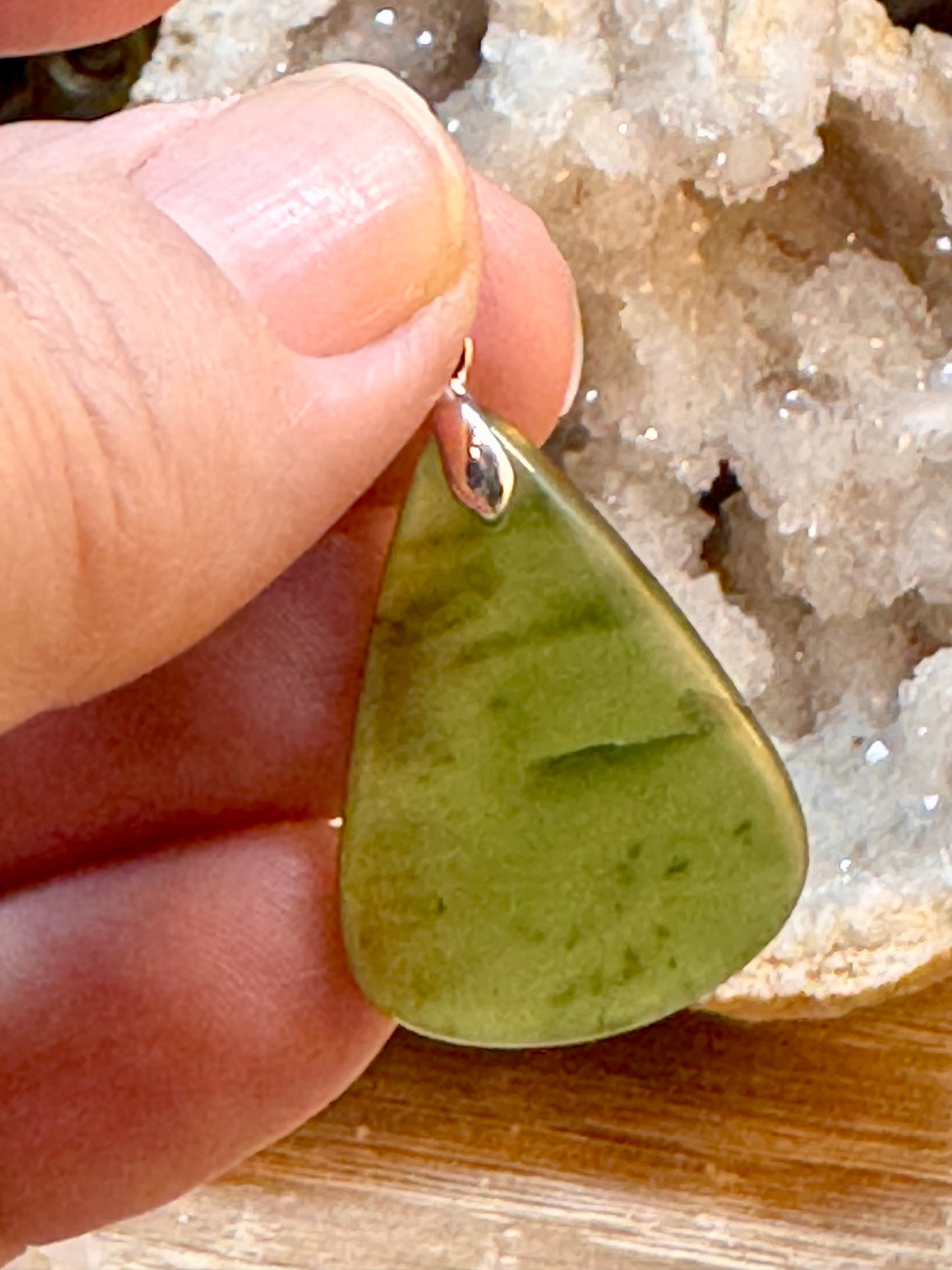 Pendentif de jade néphrite
