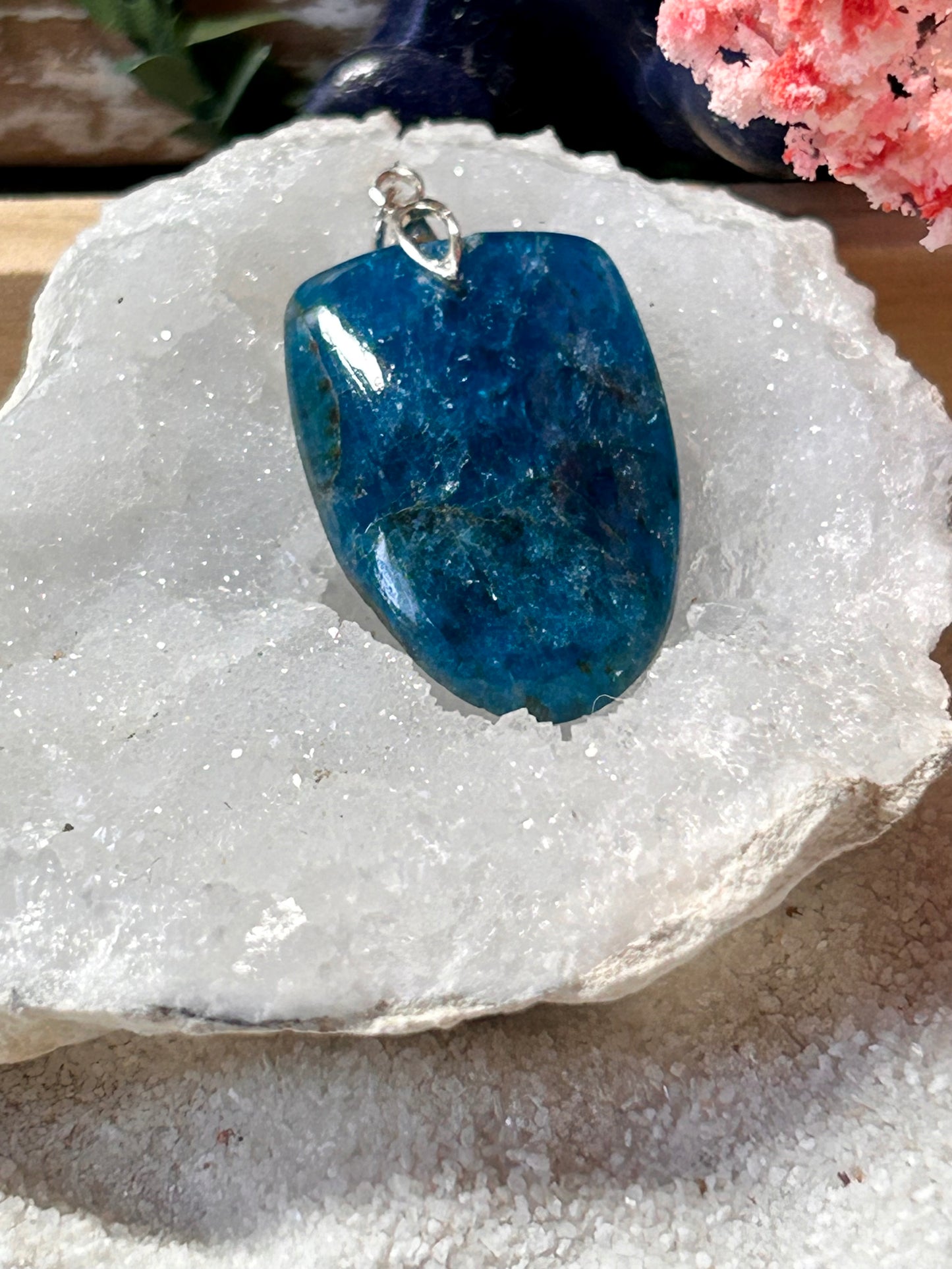 Pendentif d’Apatite bleue