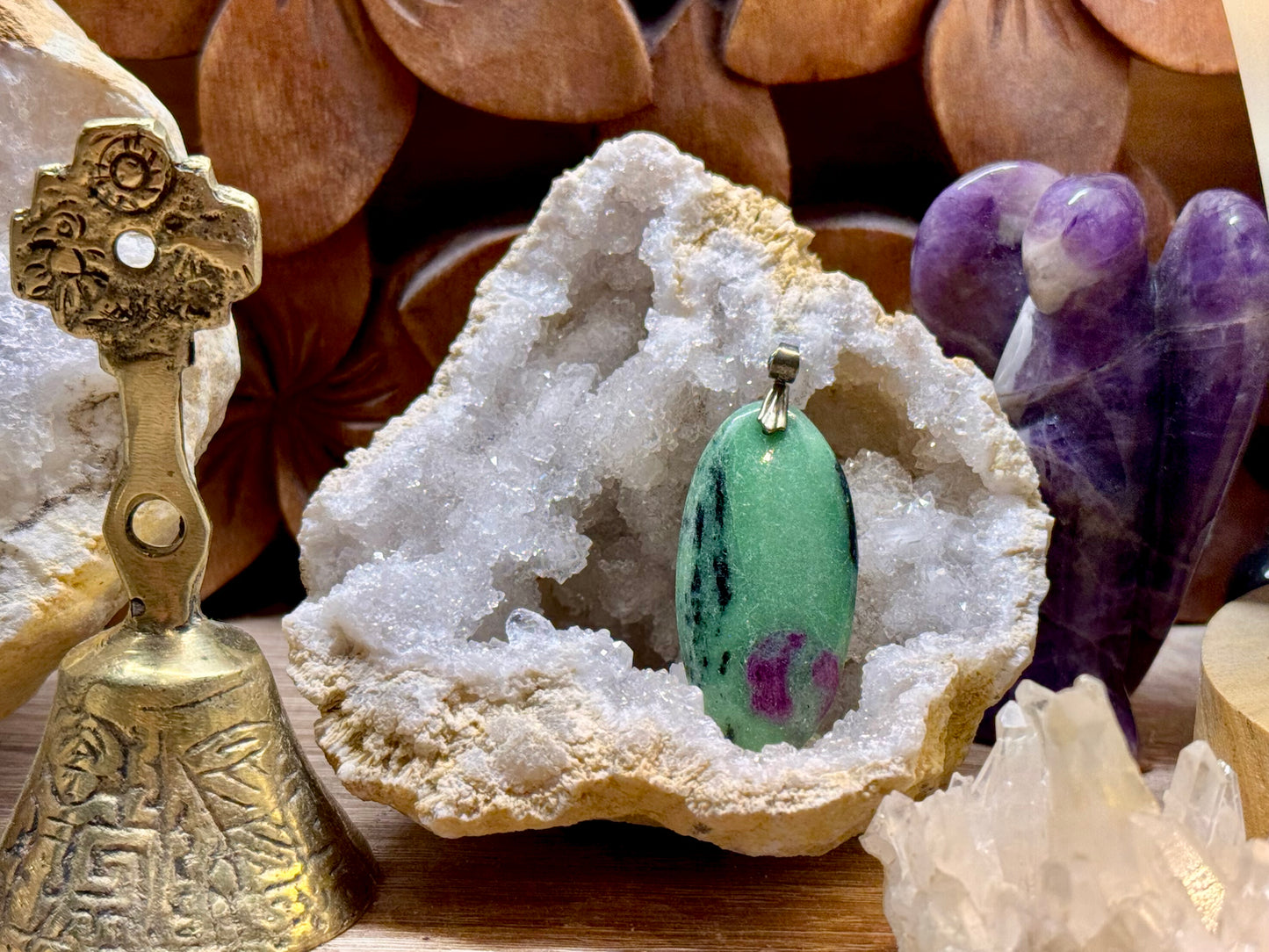 Pendentif de rubis zoïsite
