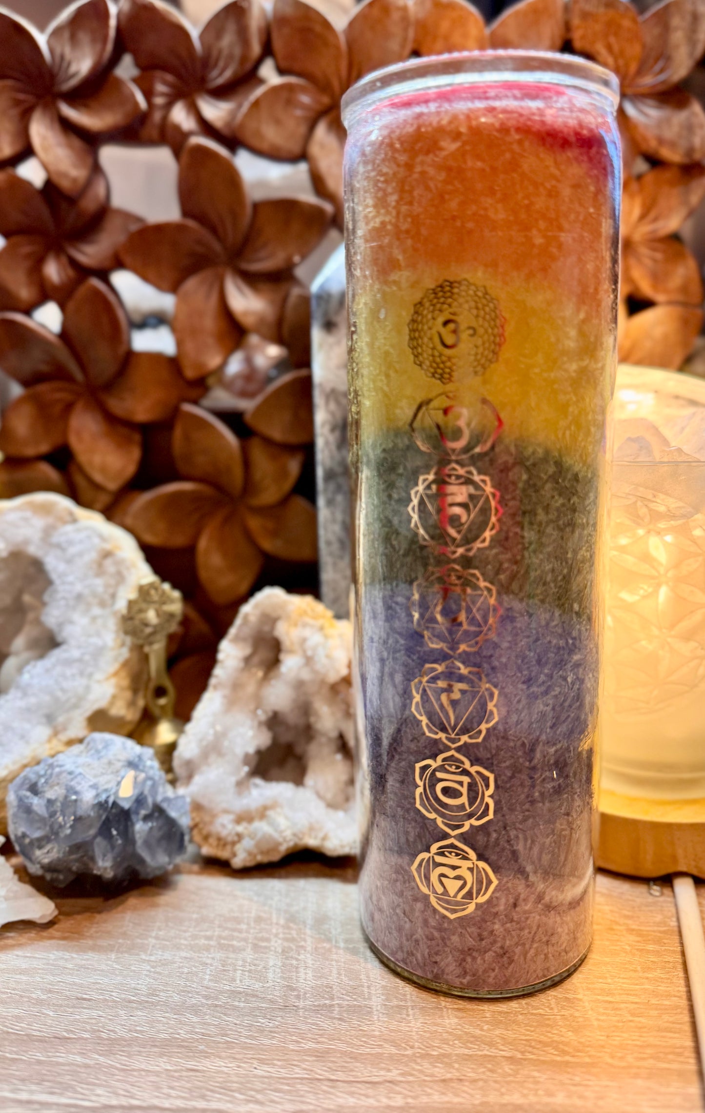 Bougie 7 chakras avec symboles