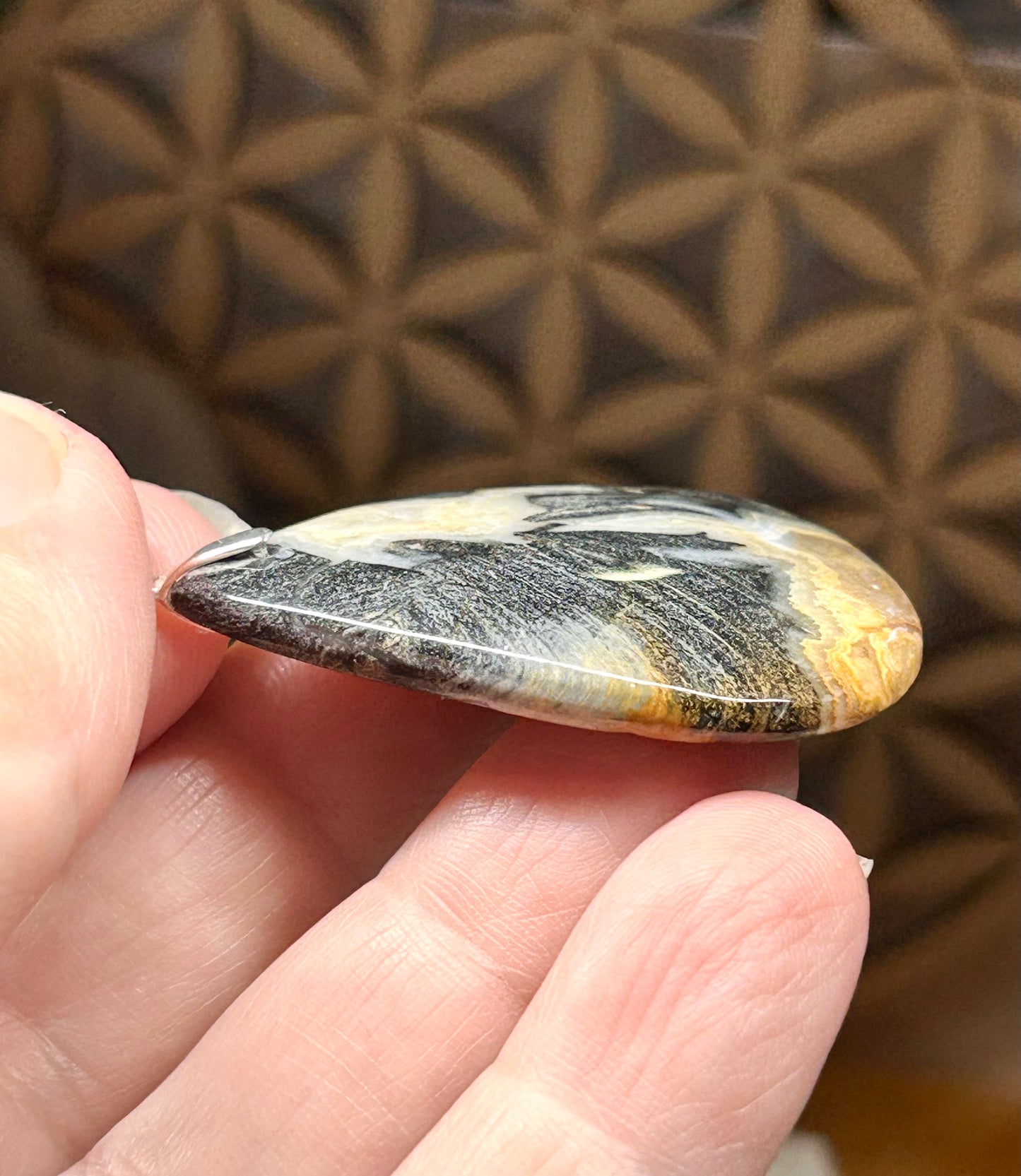 Pendentif d’agate dentelle noire