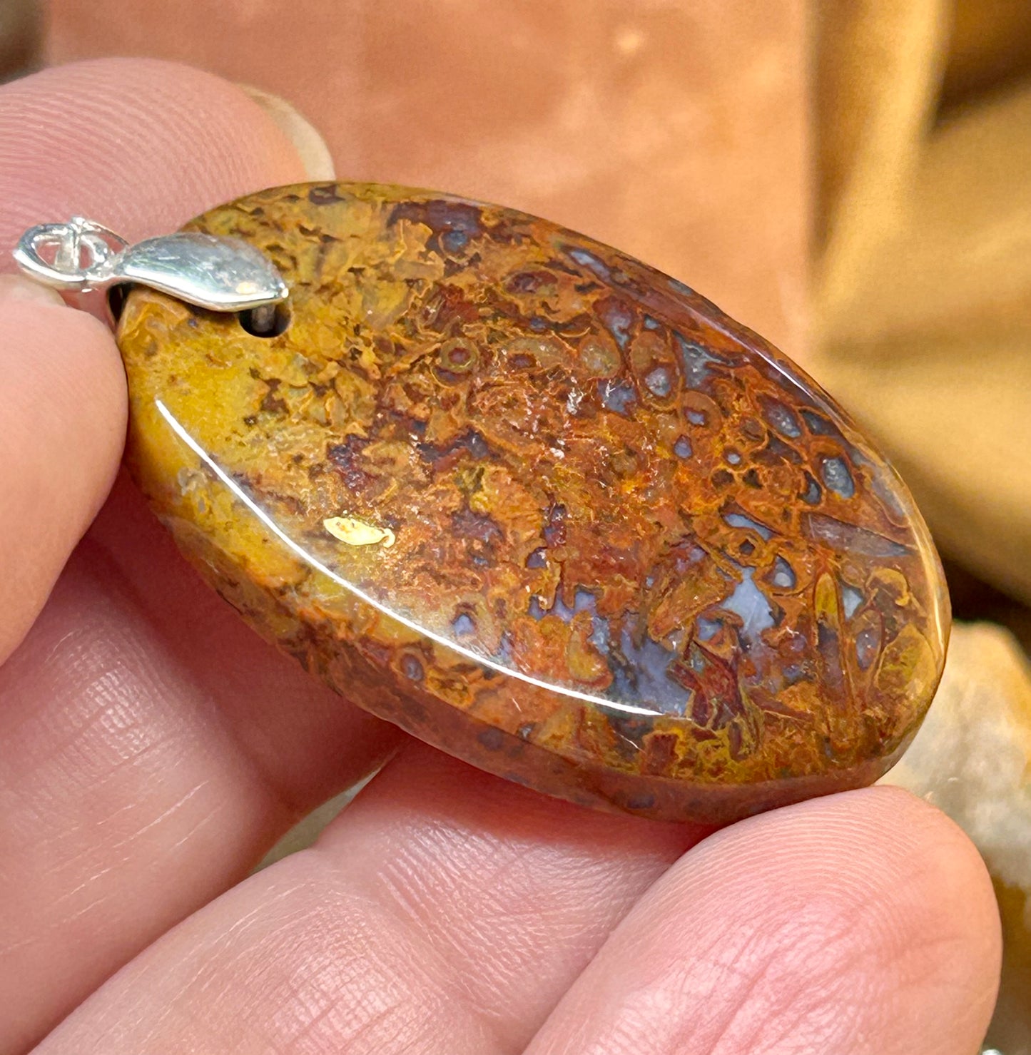 Pendentif d’agate jaune racine de palmier