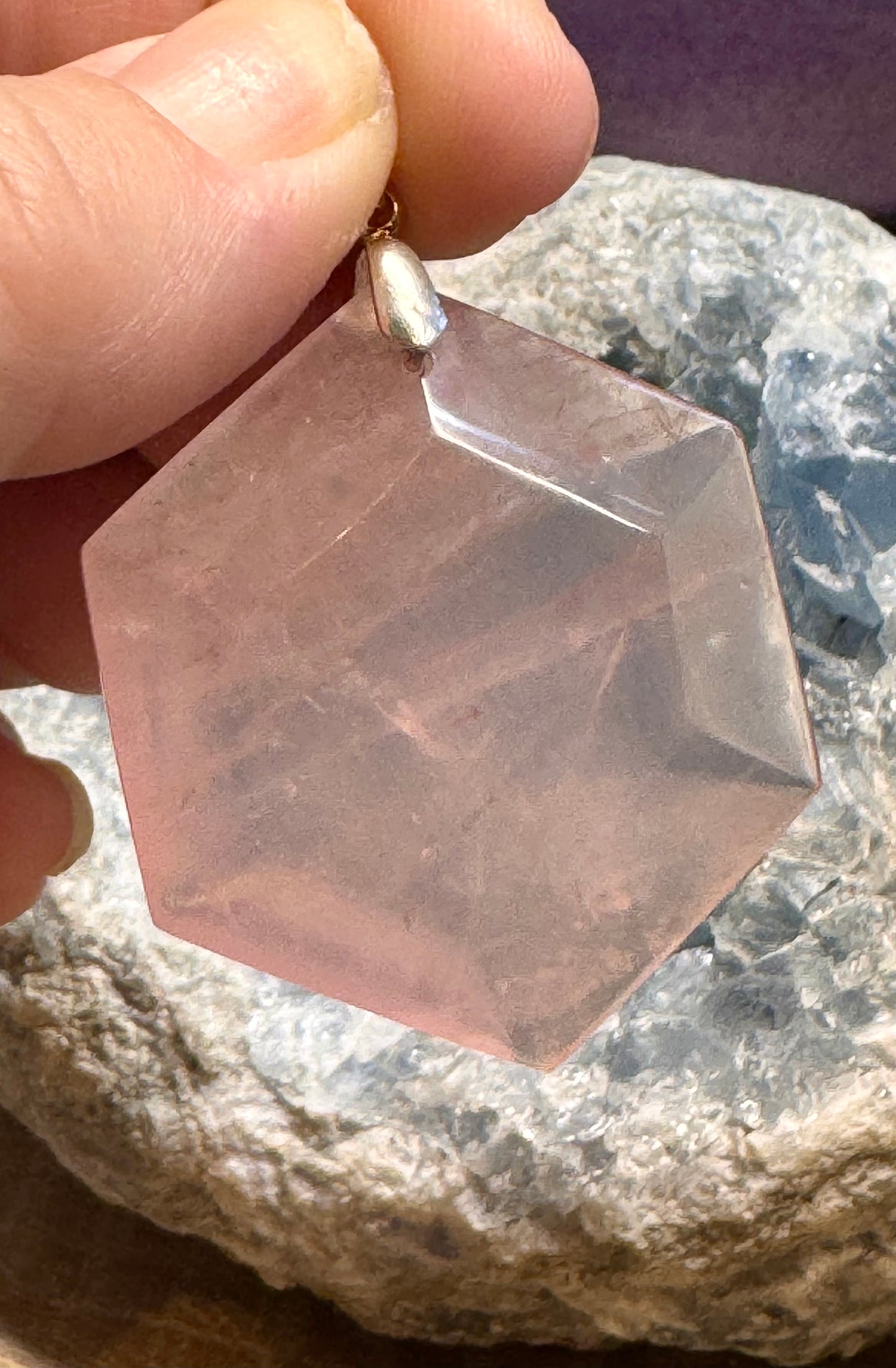 Pendentif de Quartz Rose hexagonal