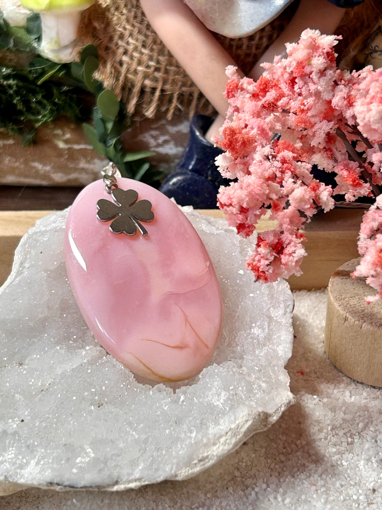 Pendentif d’opale rose