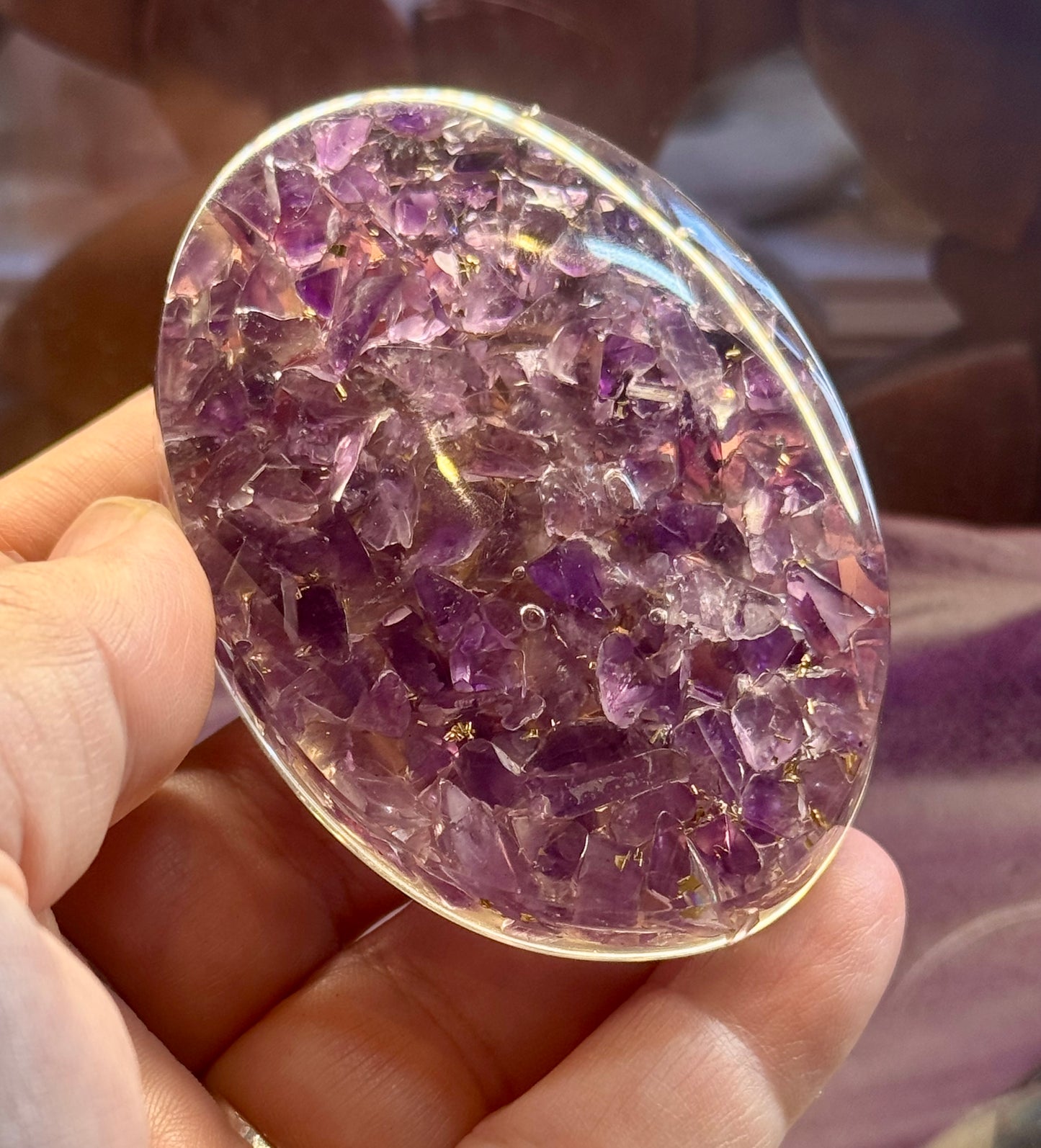 Galet d’Orgonite avec améthyste