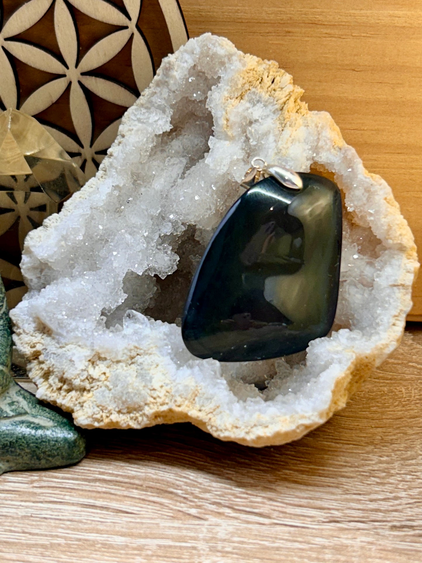 Pendentif d’obsidienne œil céleste