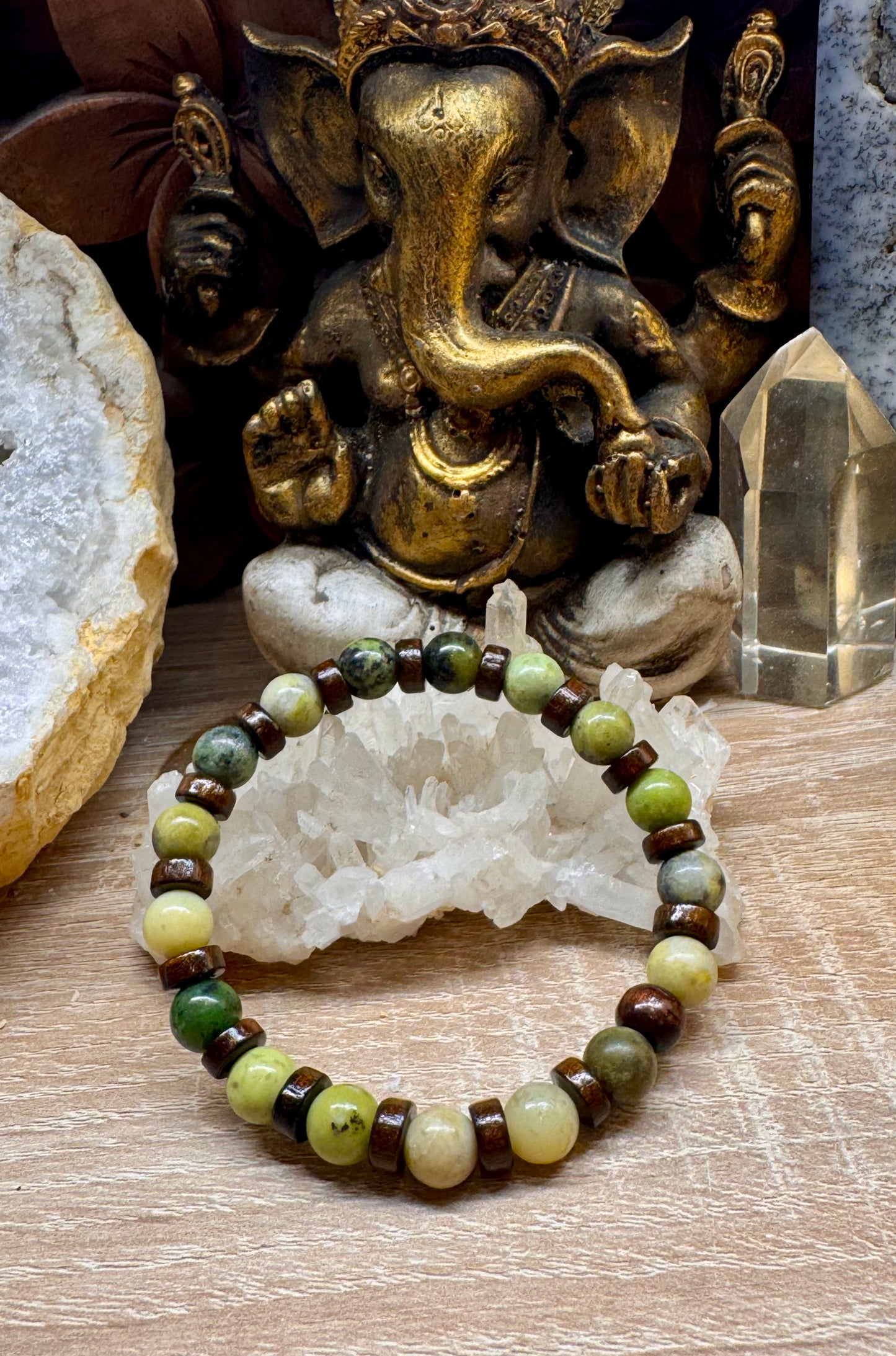 Bracelet de chrysoprase et bois
