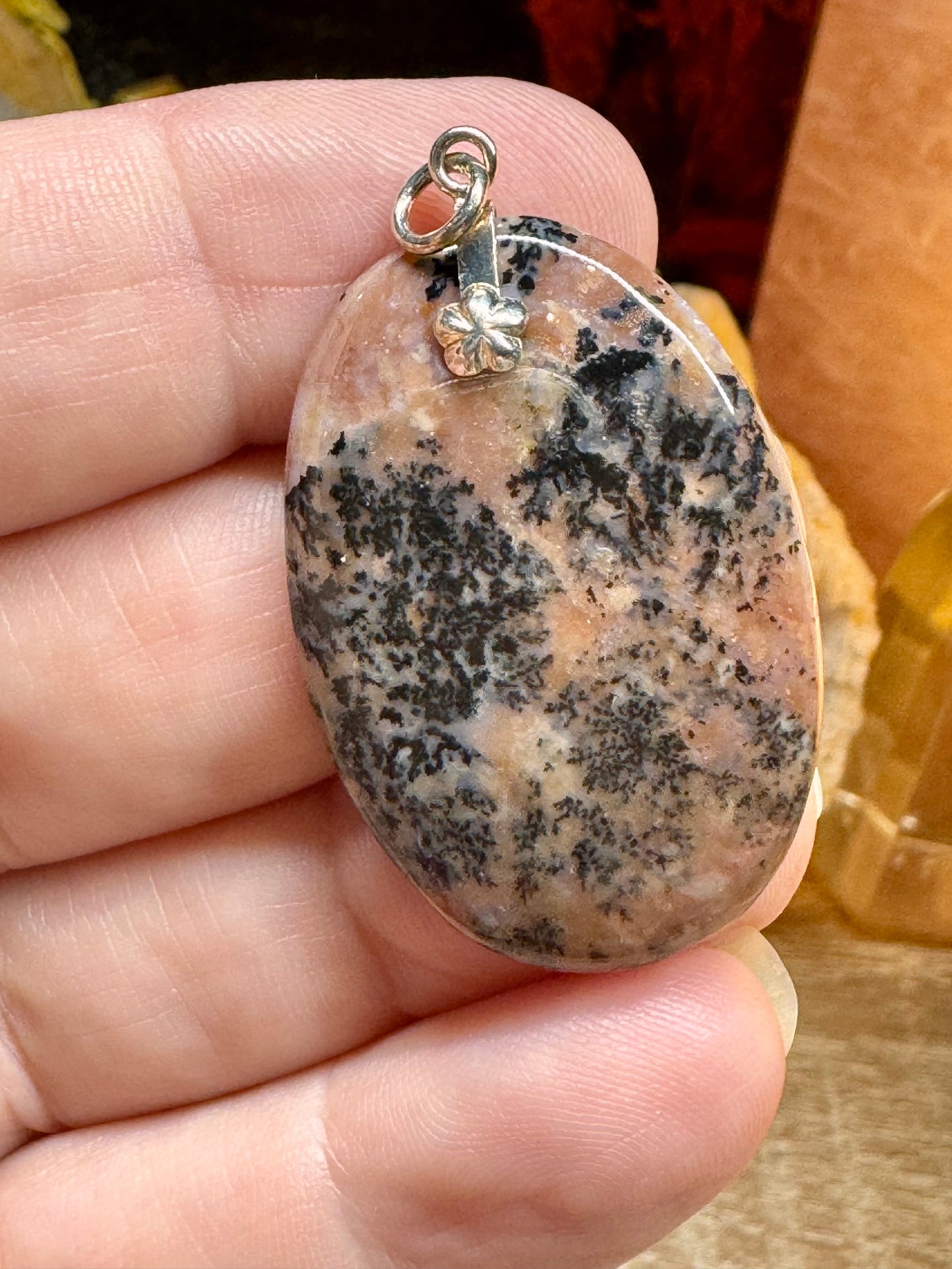 Pendentif de rhodonite