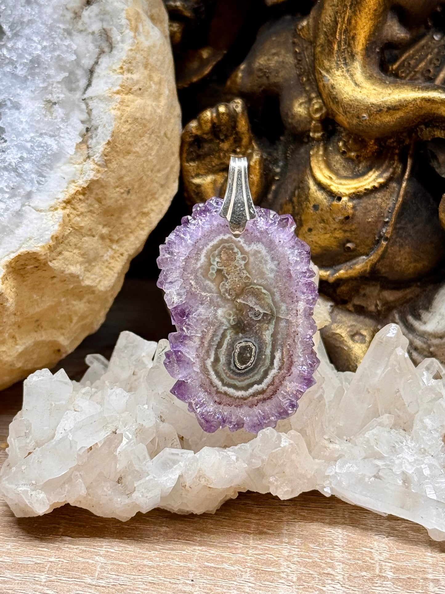 Pendentif tranche d’améthyste foncée