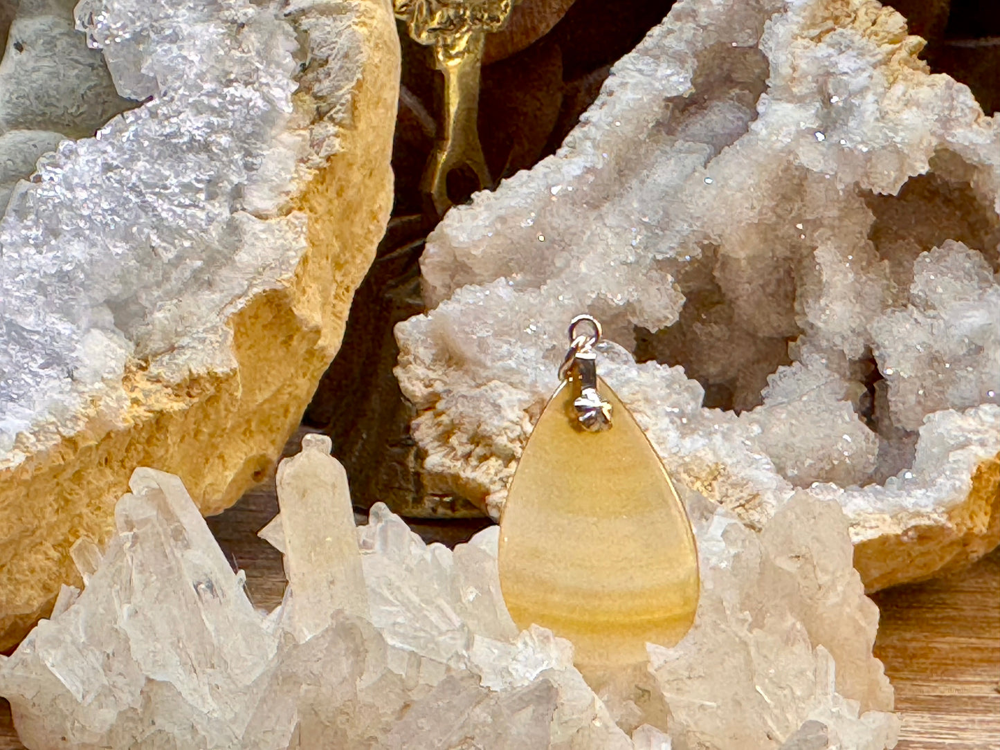 Pendentif goutte agate arc-en-ciel