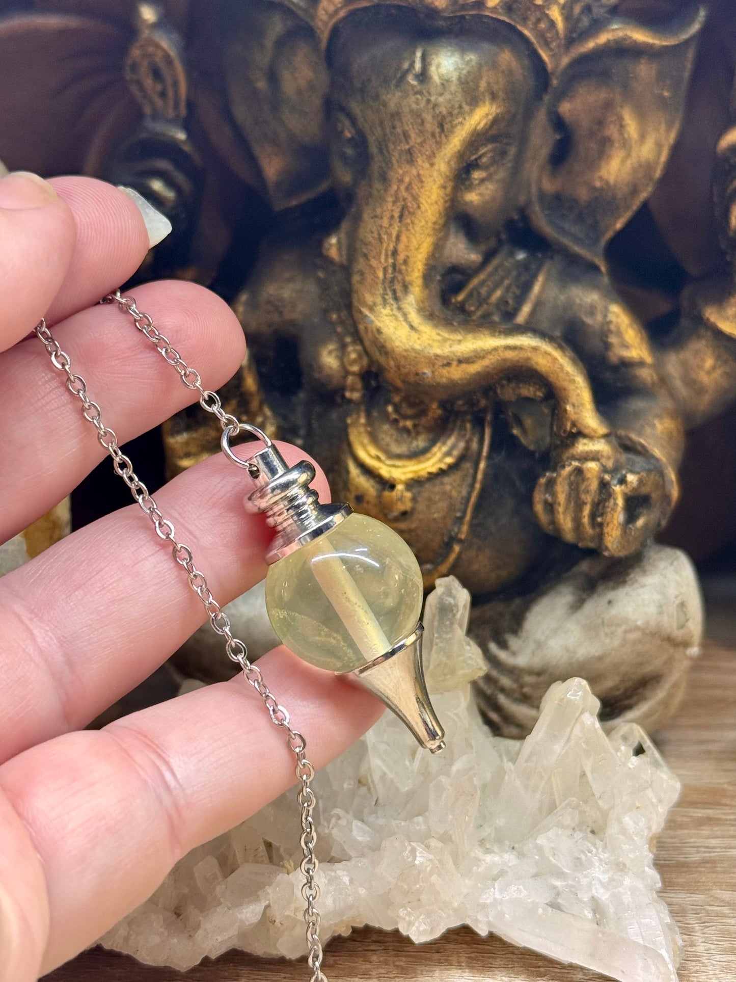 Pendule sphère en Citrine