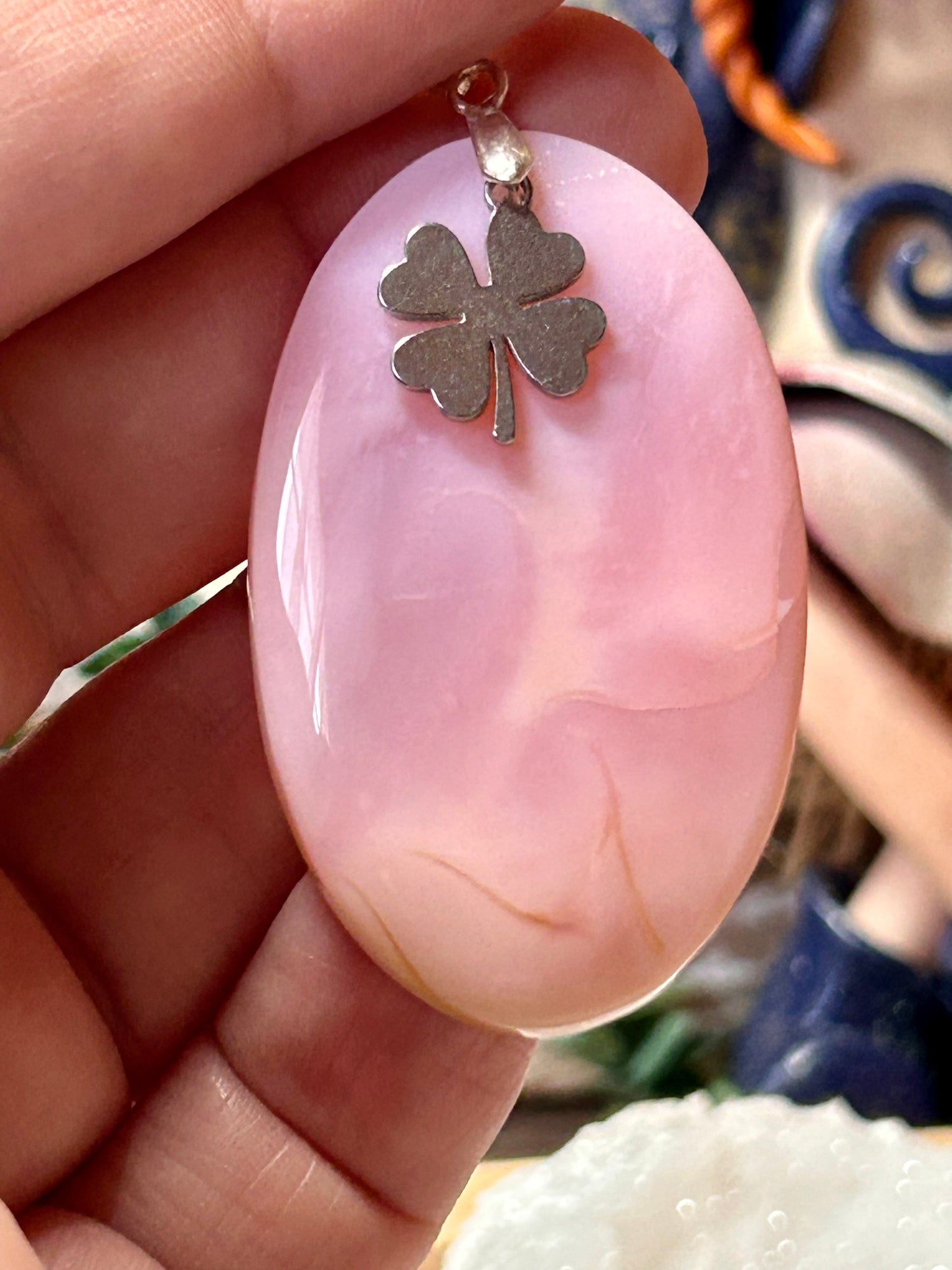Pendentif d’opale rose