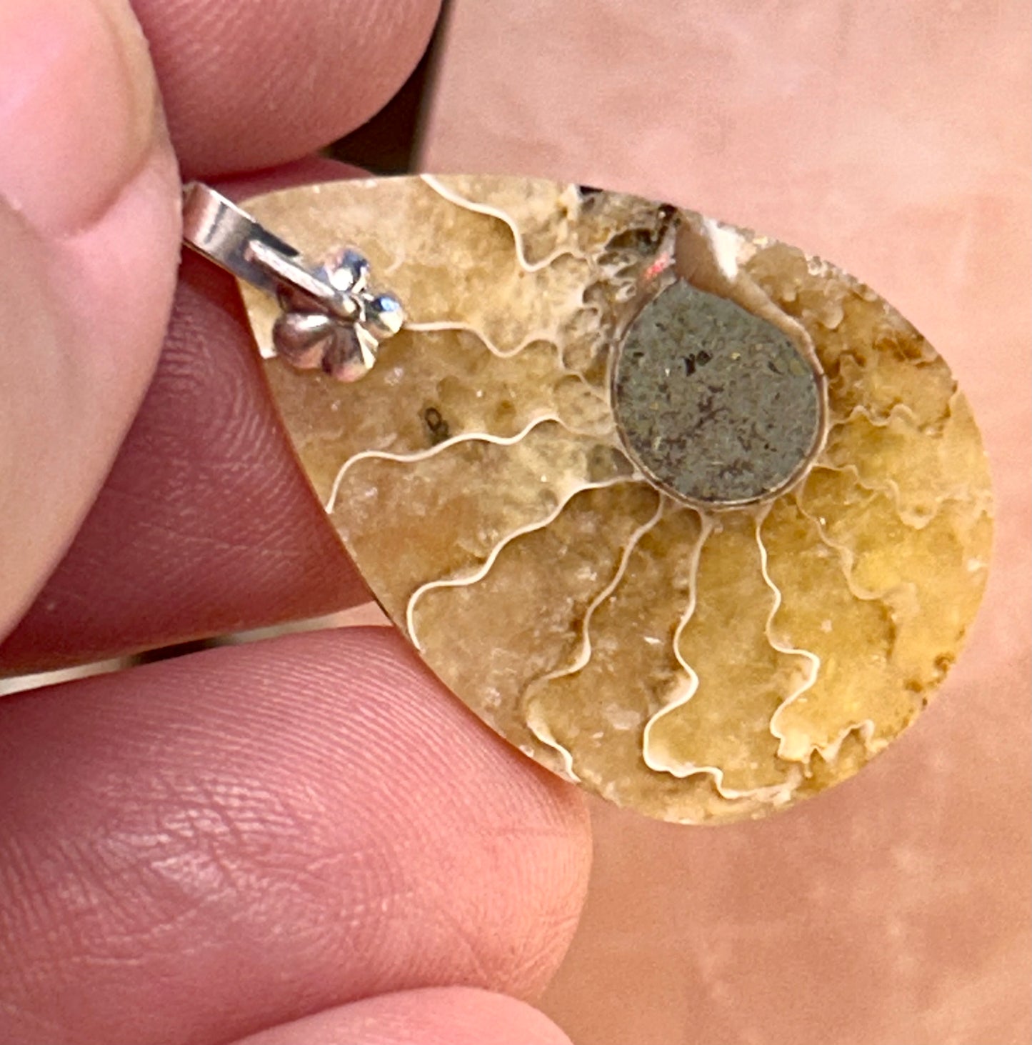 Pendentif d’ammonite