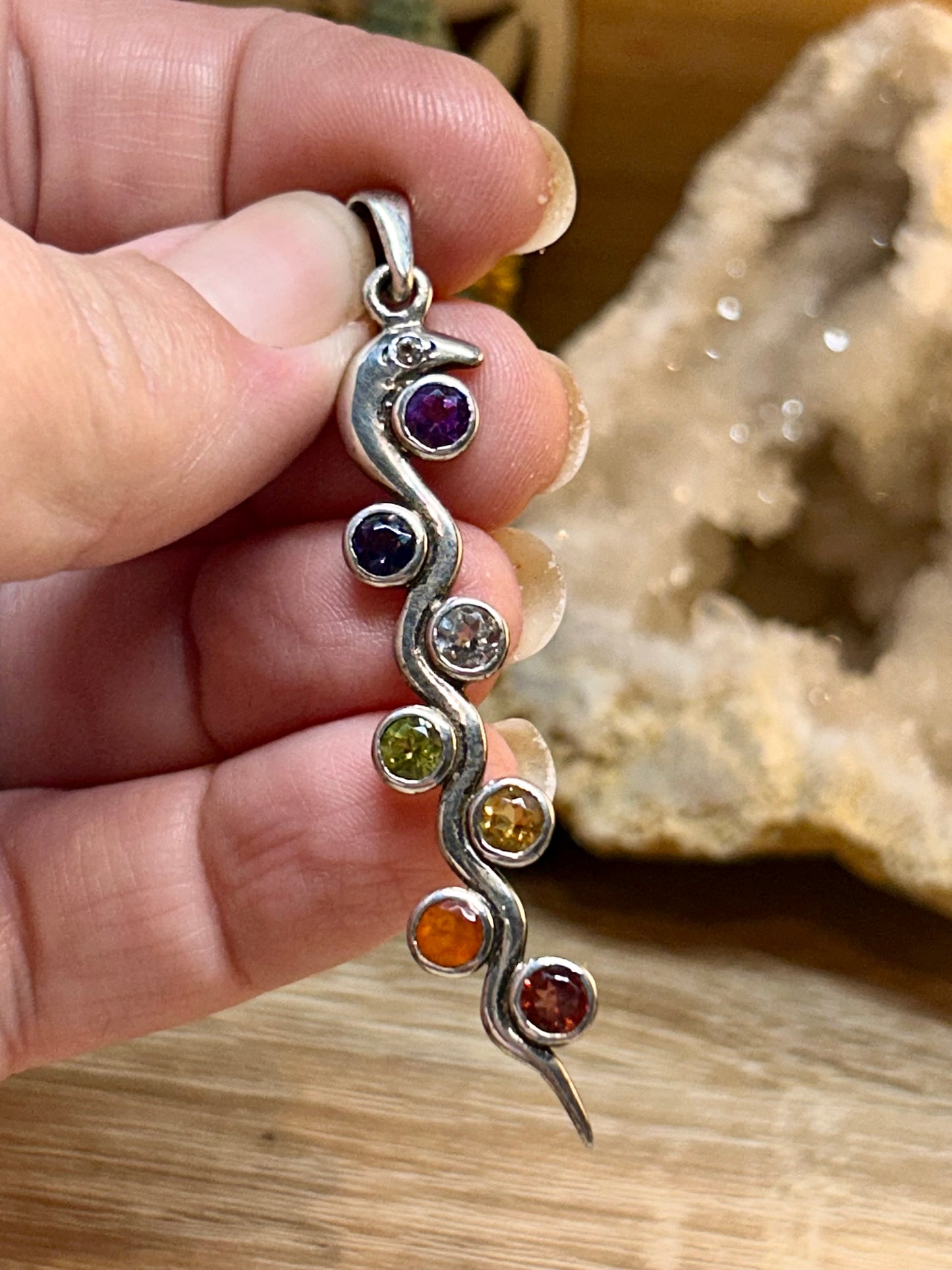 Pendentif en argent serpent et chakras