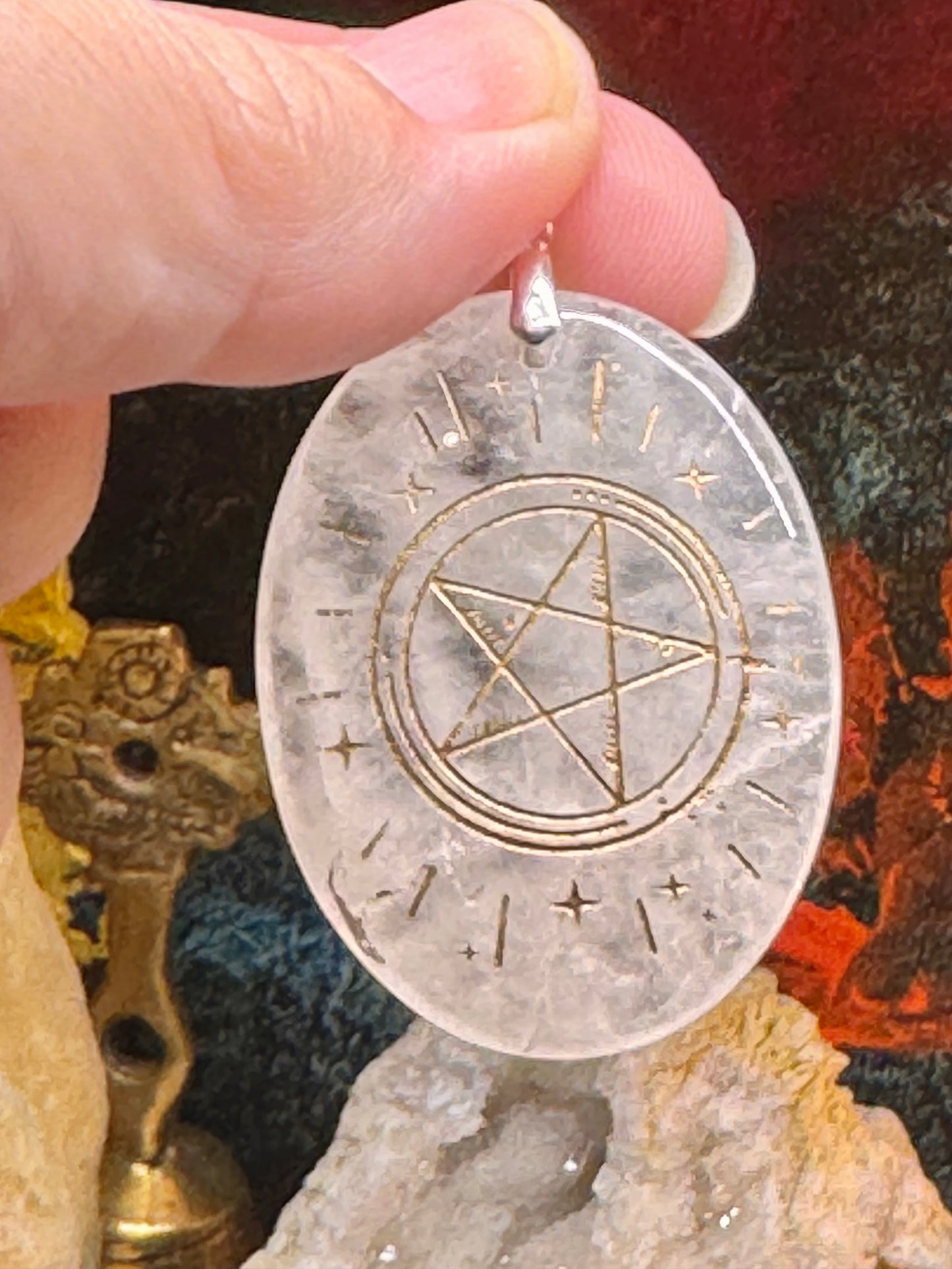 Pendentif de cristal de roche pentacle