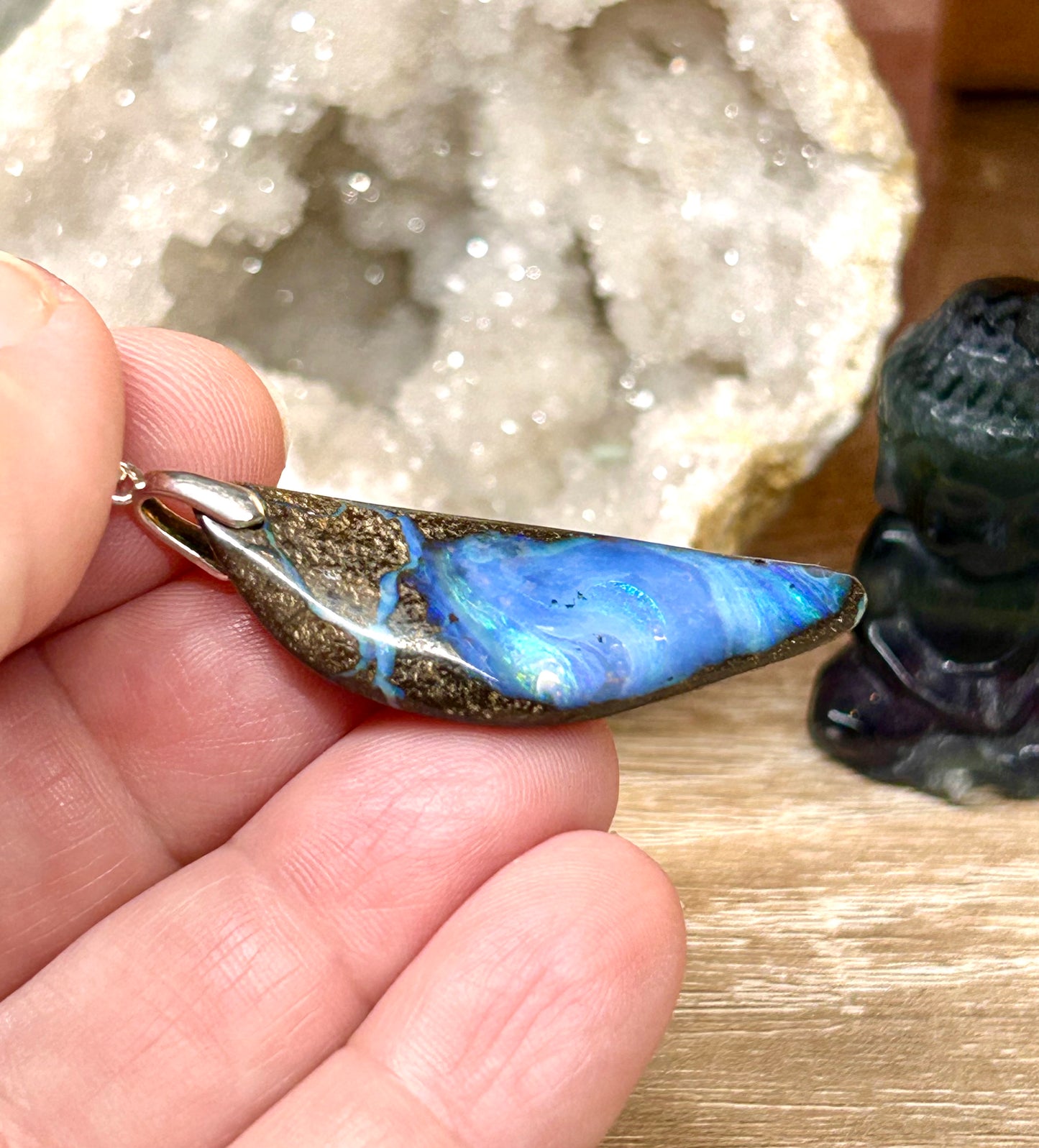 Pendentif d’opale Boulder