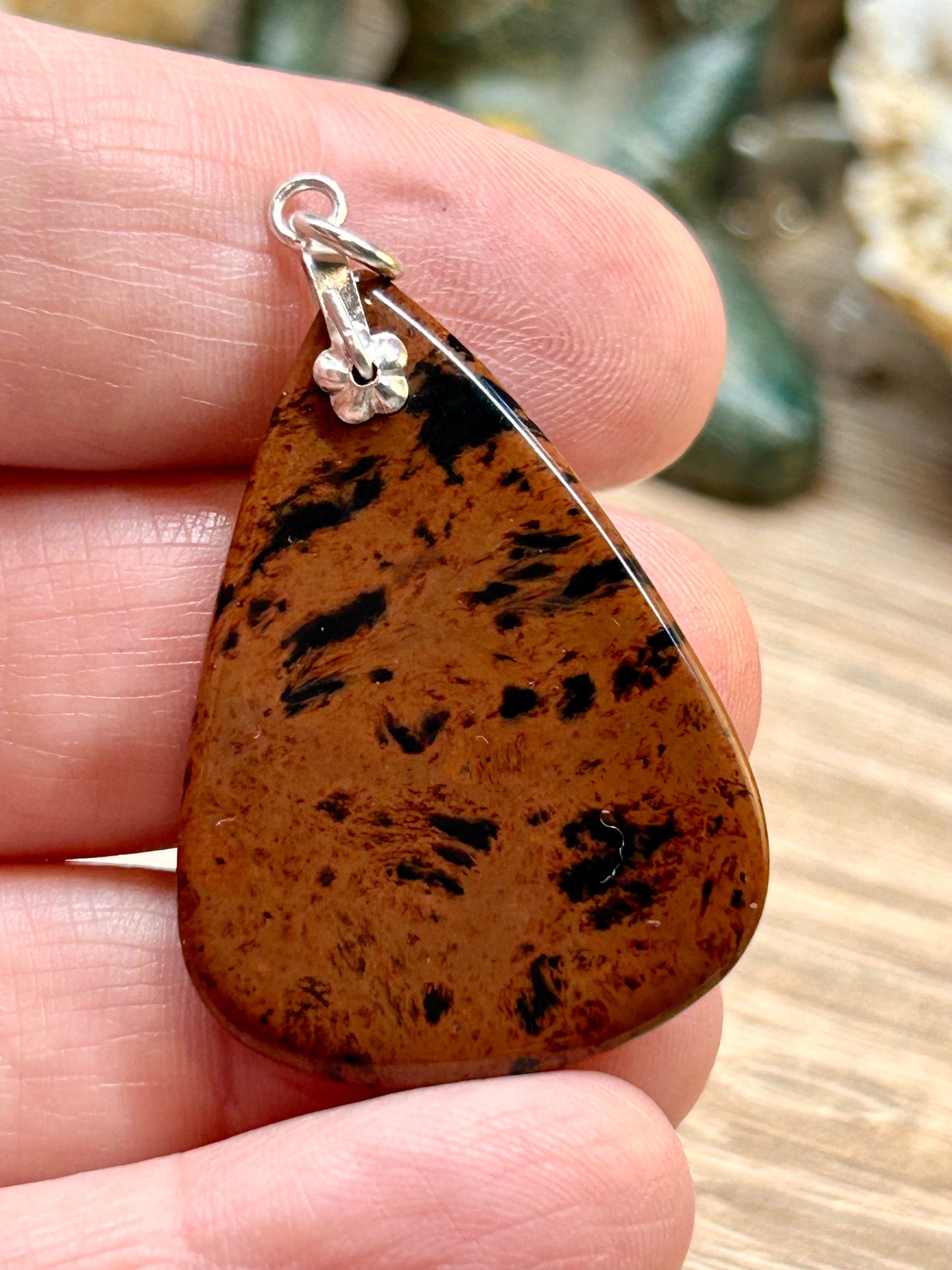 Pendentif d’obsidienne acajou