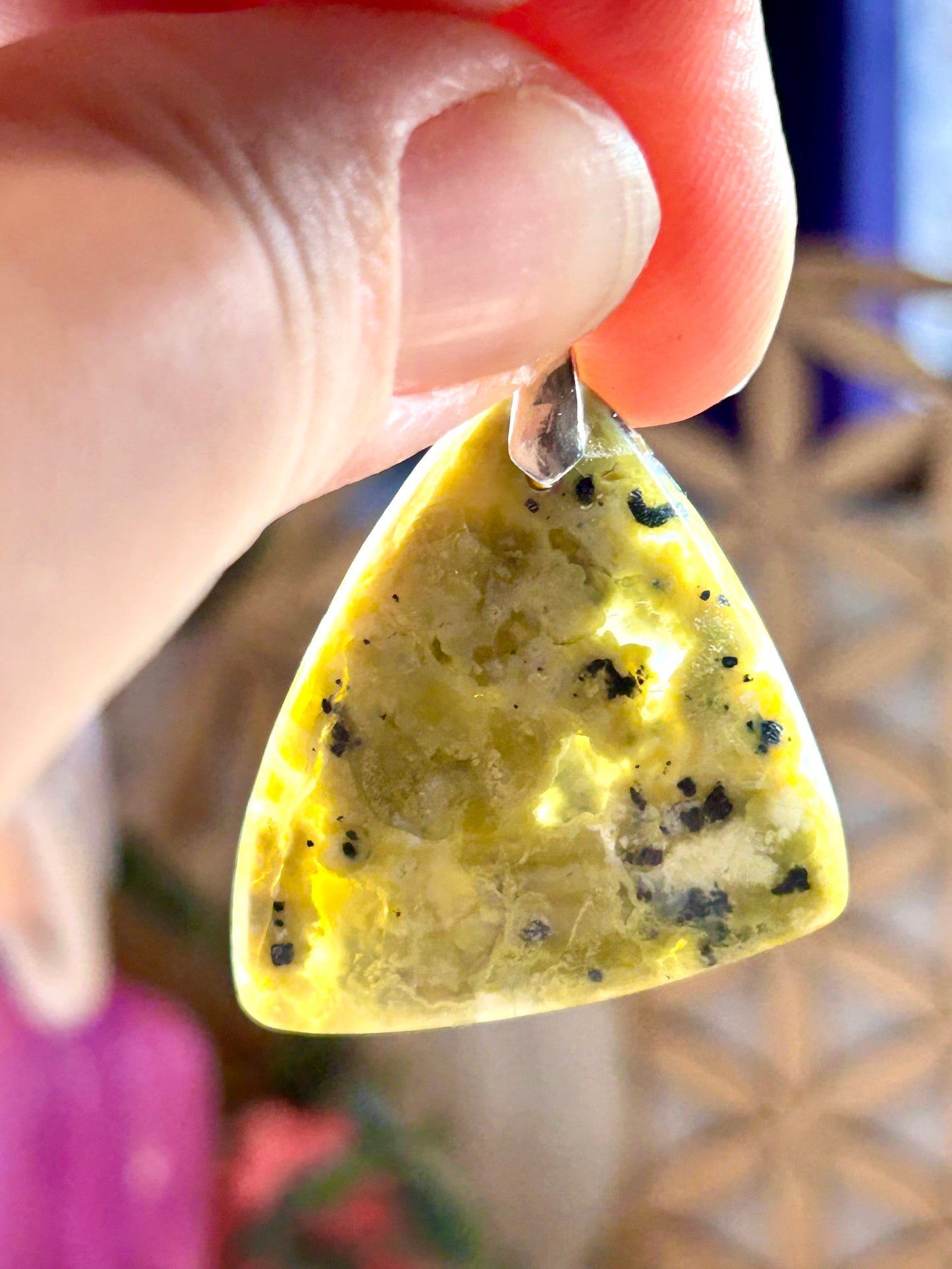 Pendentif d’atlantisite
