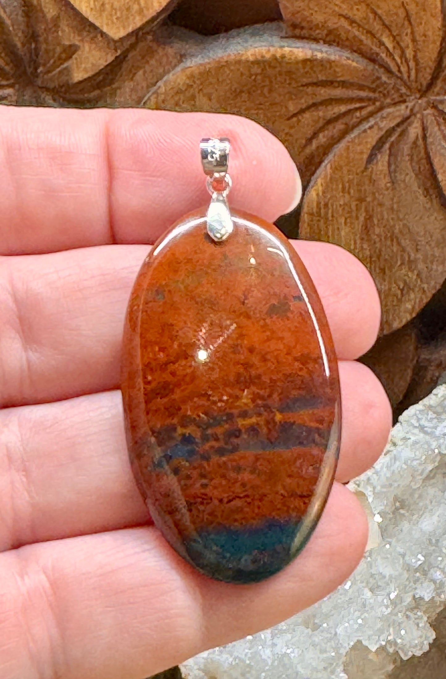 Pendentif de jaspe héliotrope