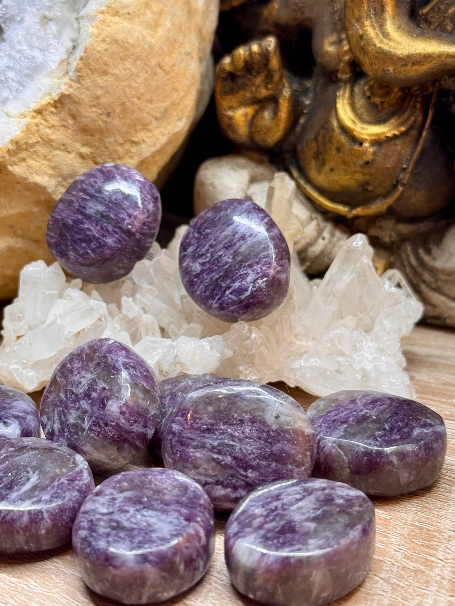 Galets de lépidolite