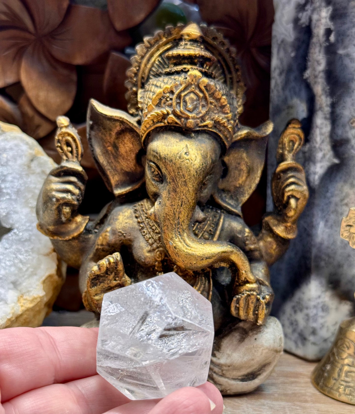 Dodécaèdre de quartz blanc