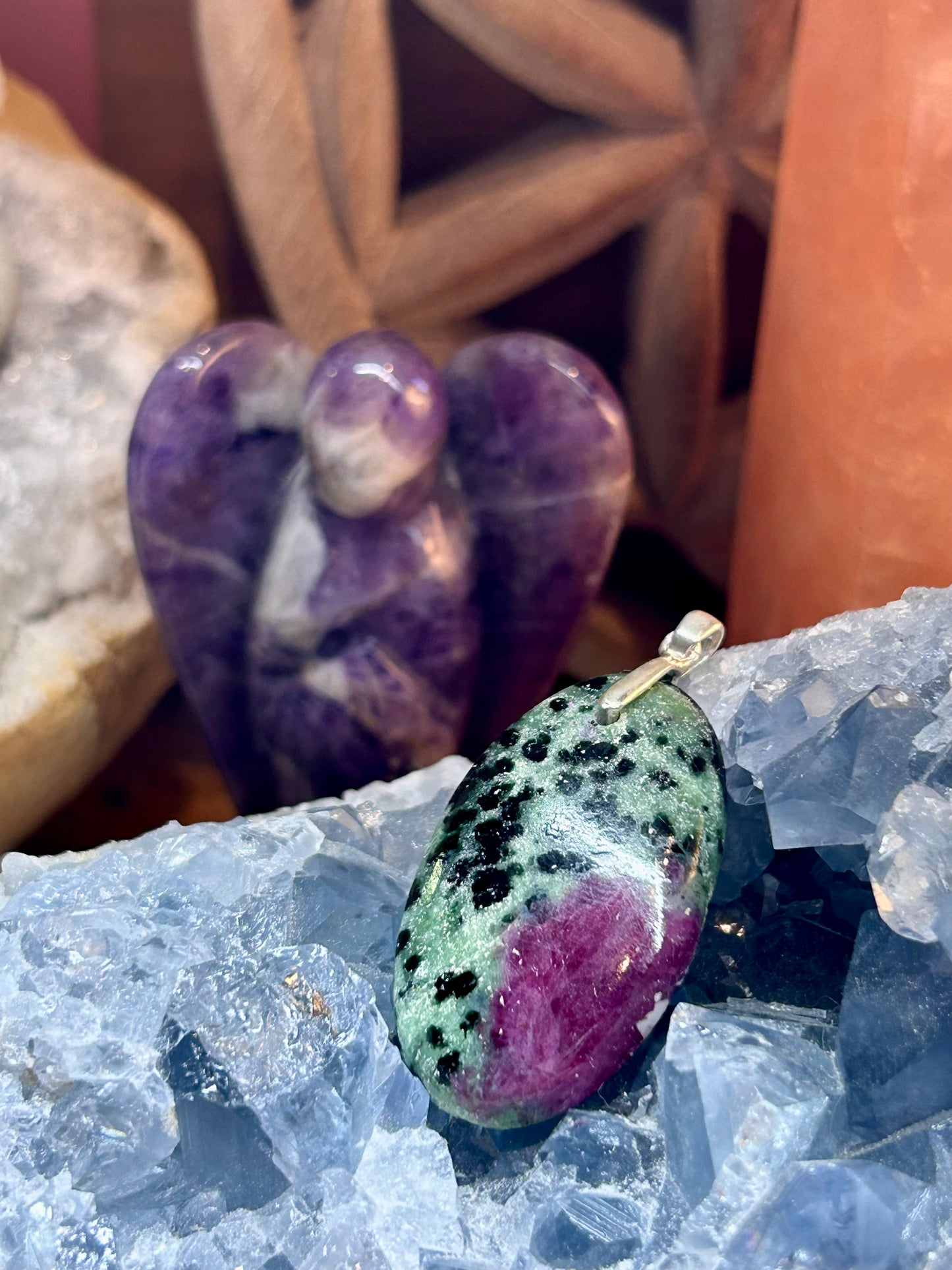 Pendentif de rubis zoisite