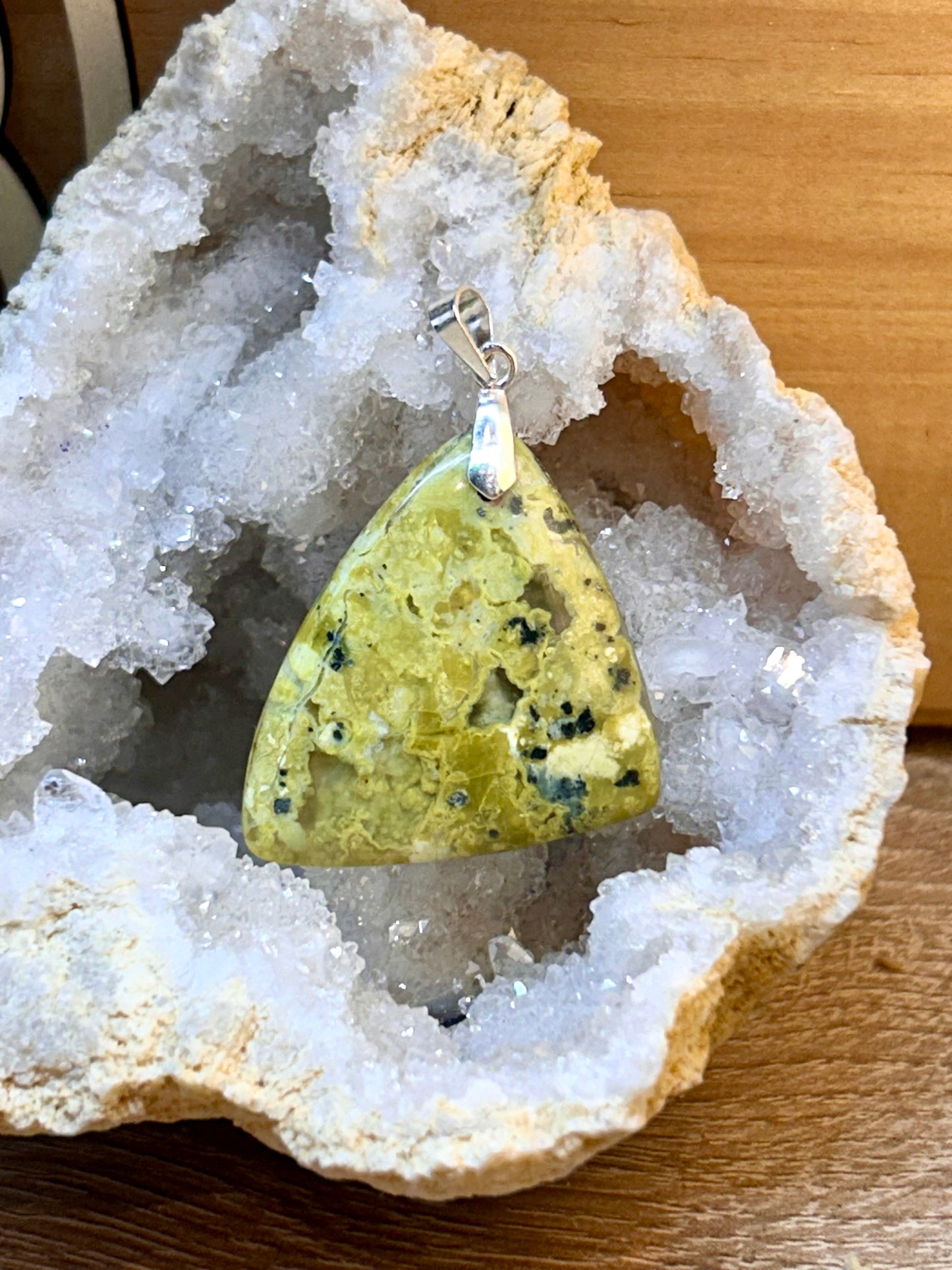 Pendentif d’atlantisite