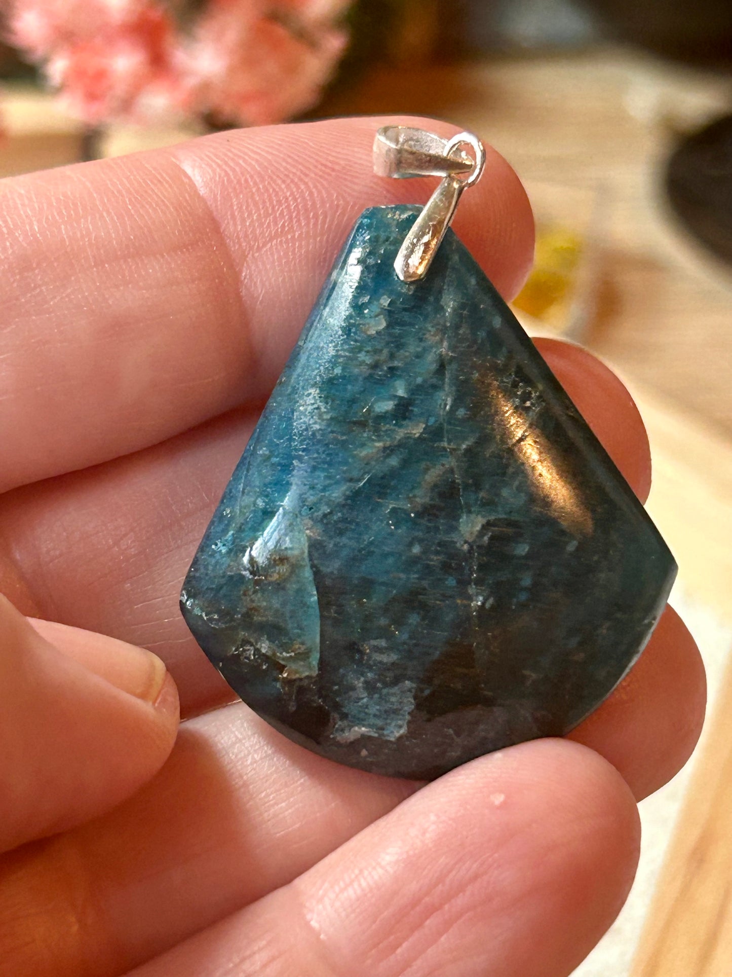 Pendentif d’Apatite bleue