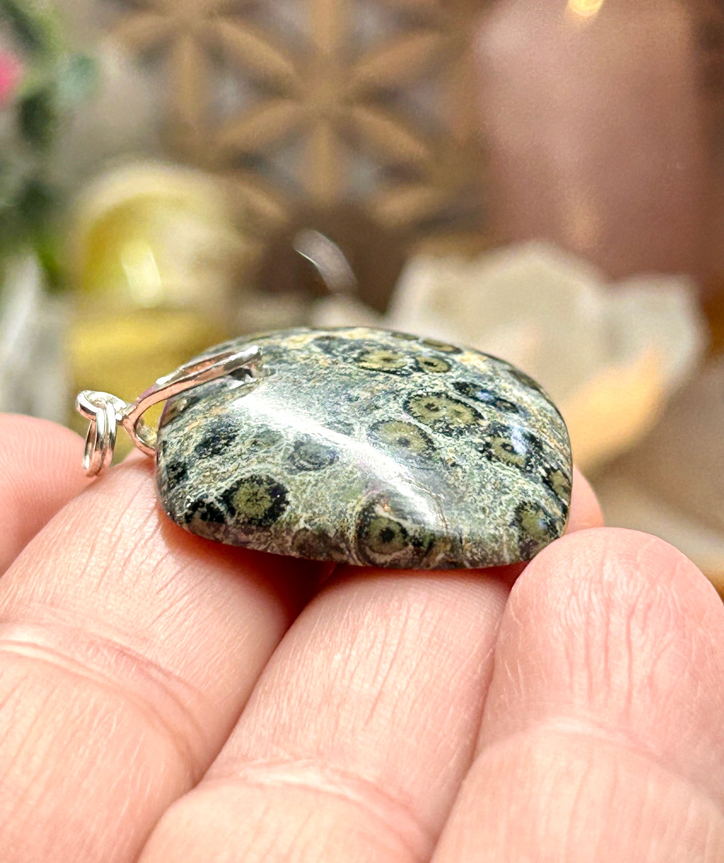 Pendentif de jaspe kambaba