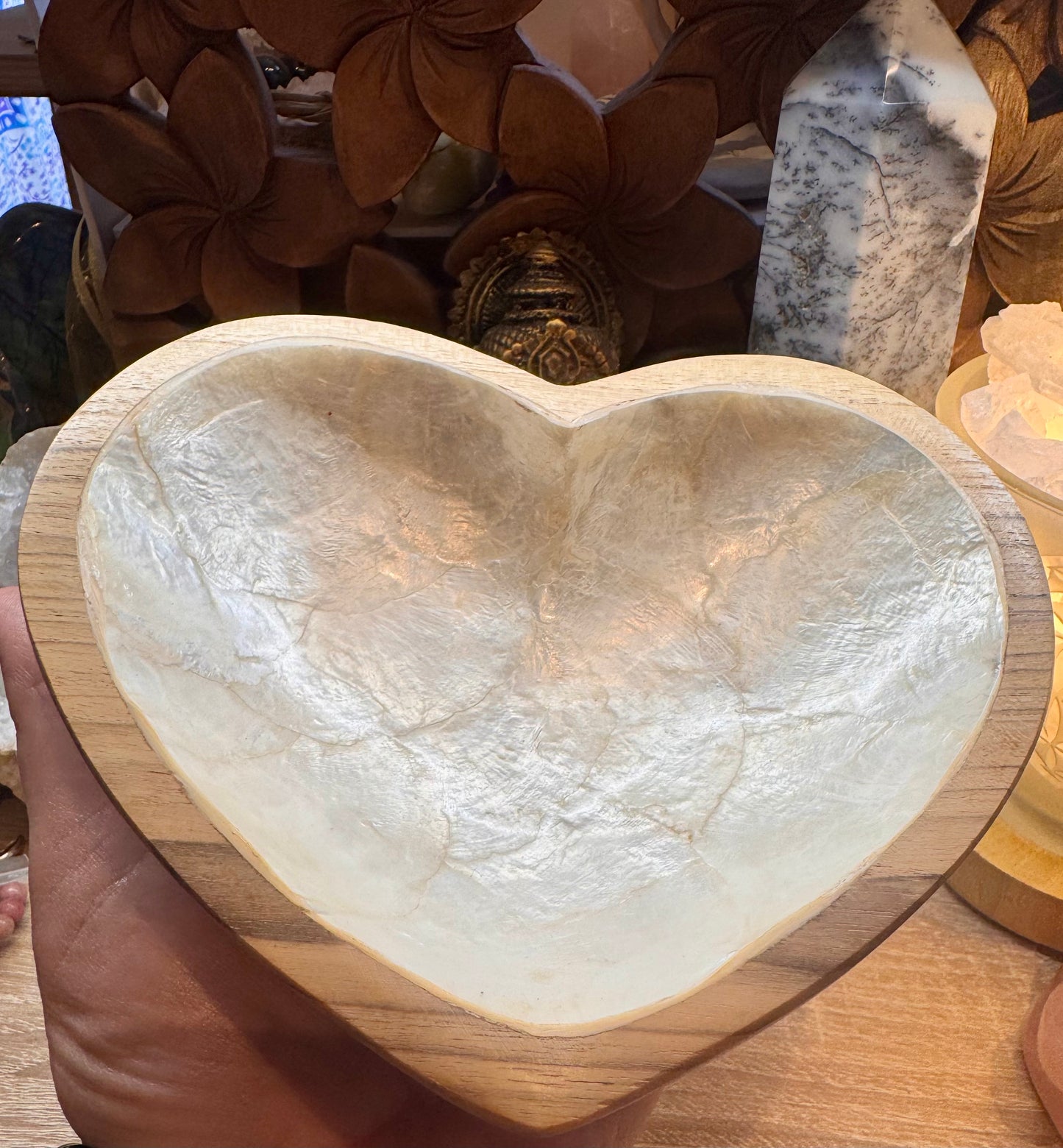Cœur en bois indonésien et nacre