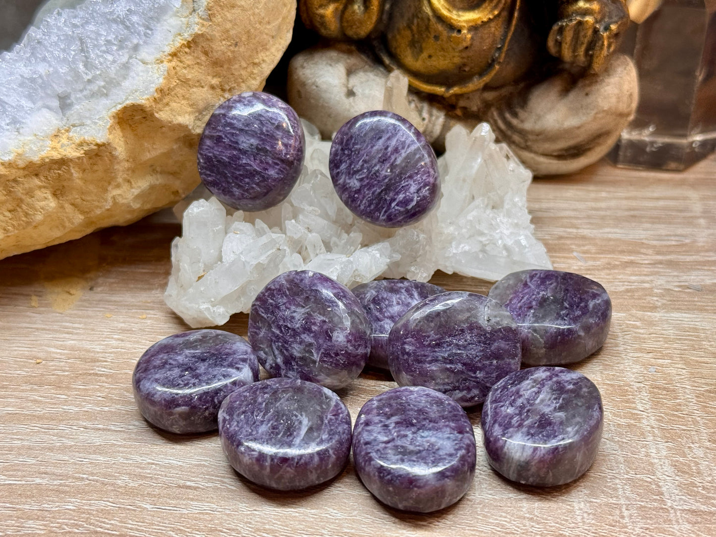 Galets de lépidolite
