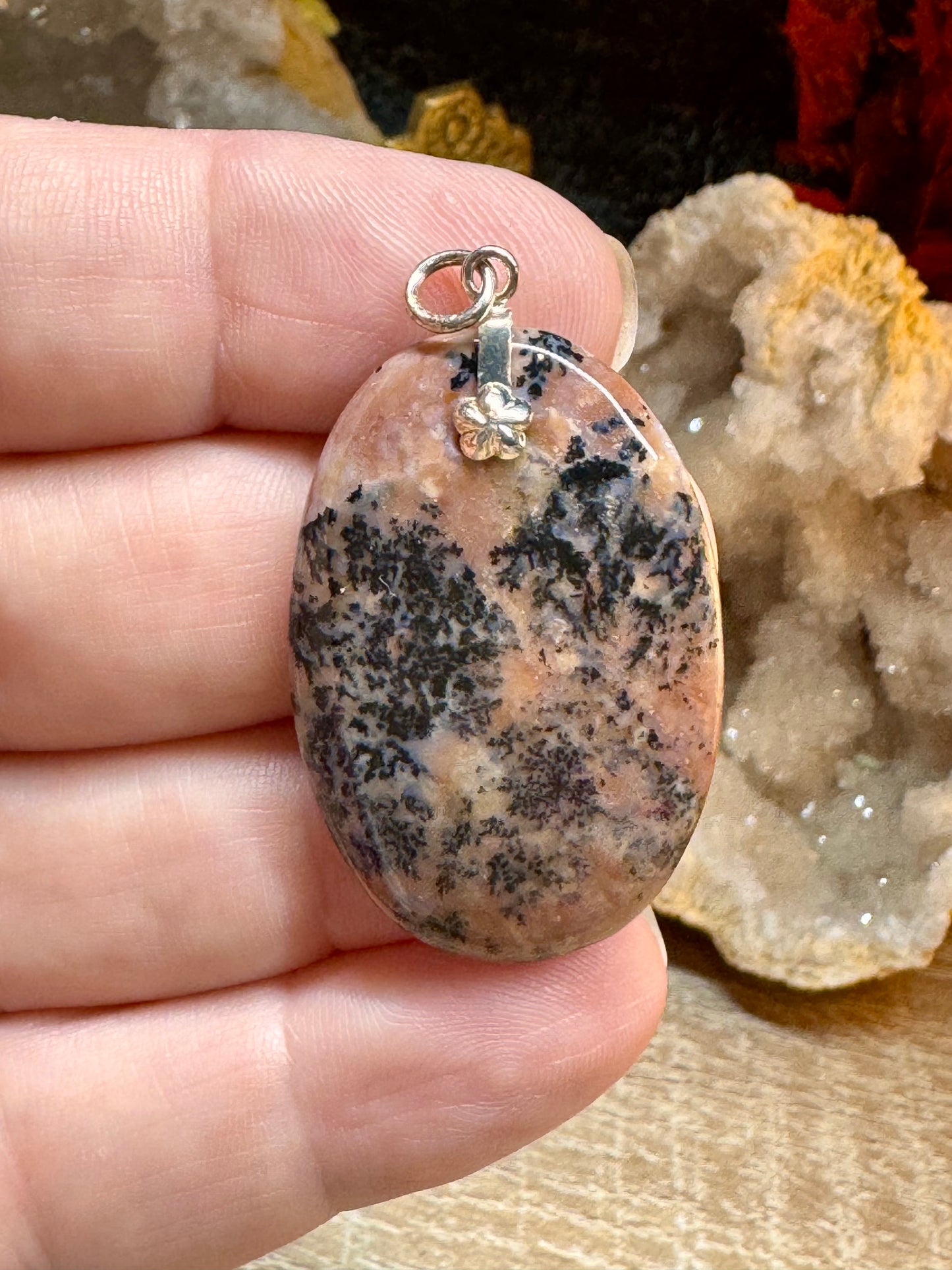 Pendentif de rhodonite