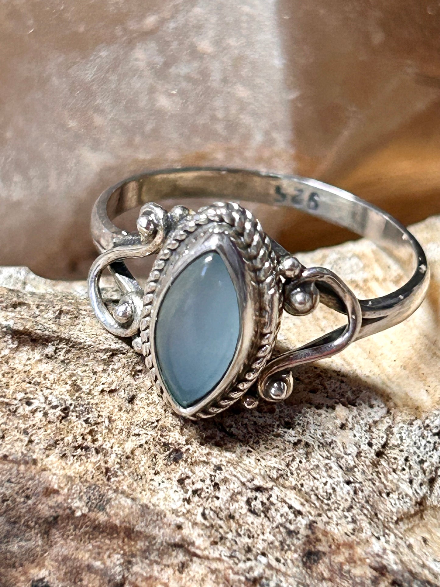 Bague en argent 925 et calcédoine
