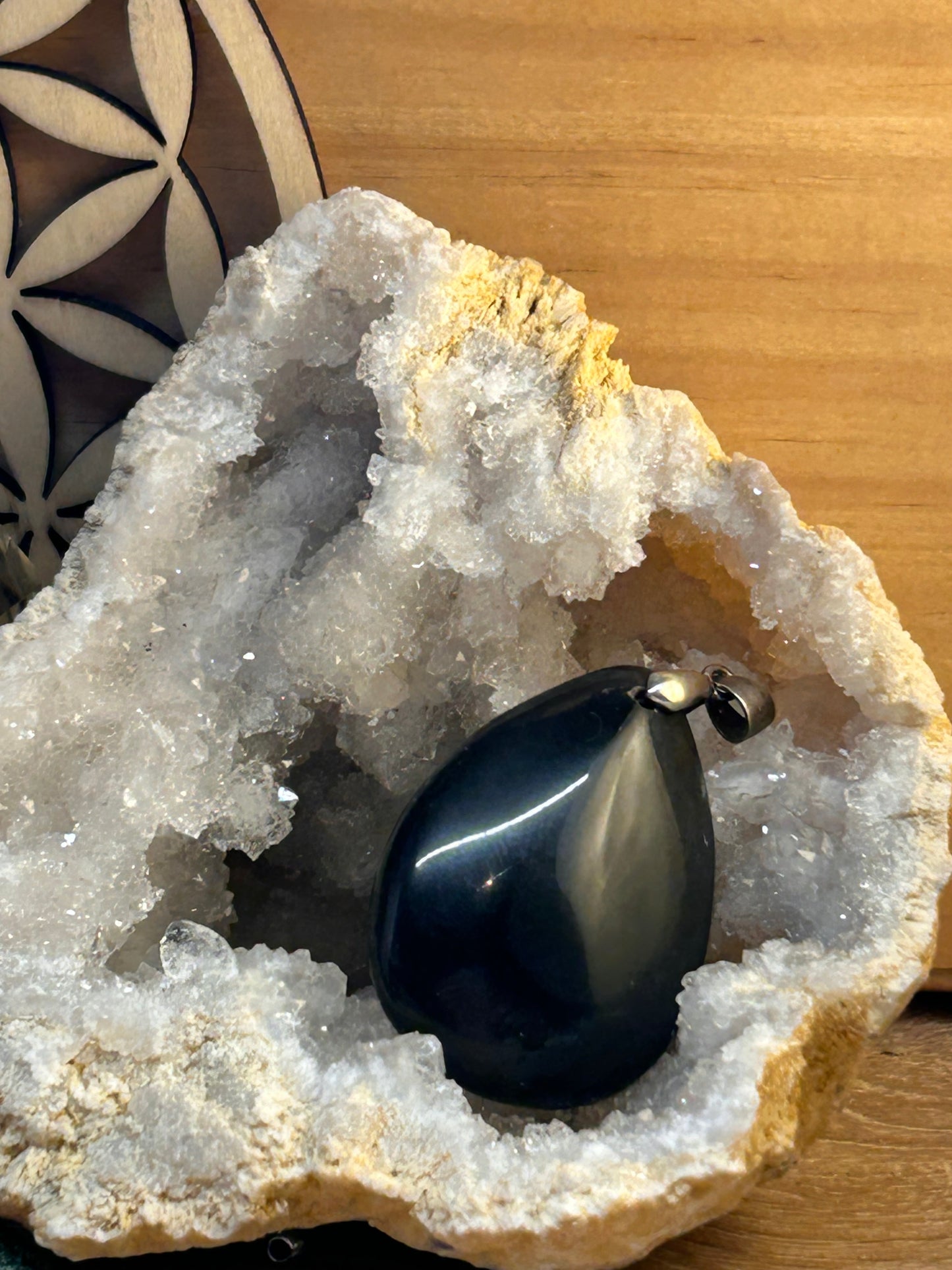 Pendentif d’obsidienne œil céleste