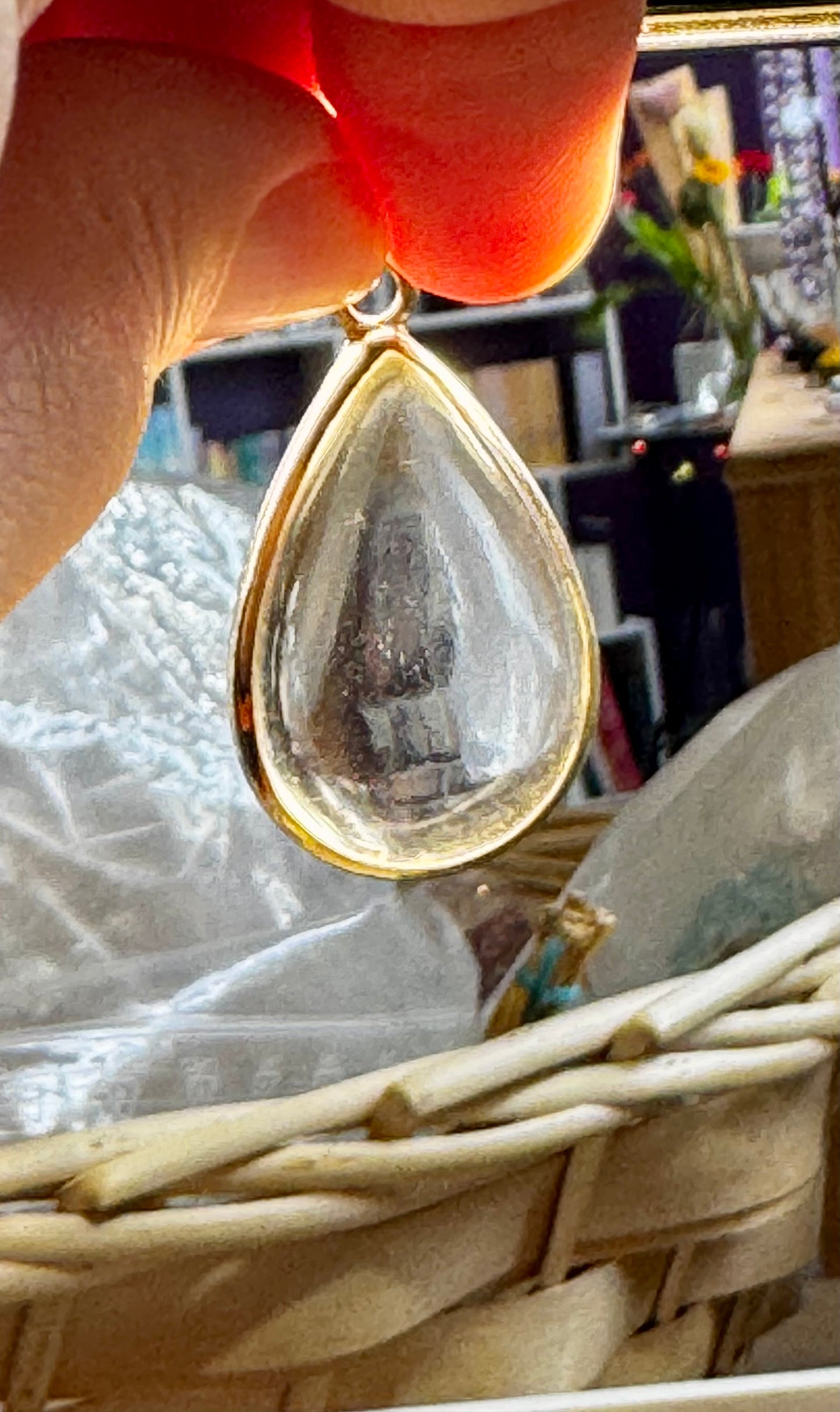 Pendentif cerclé de Cristal de roche