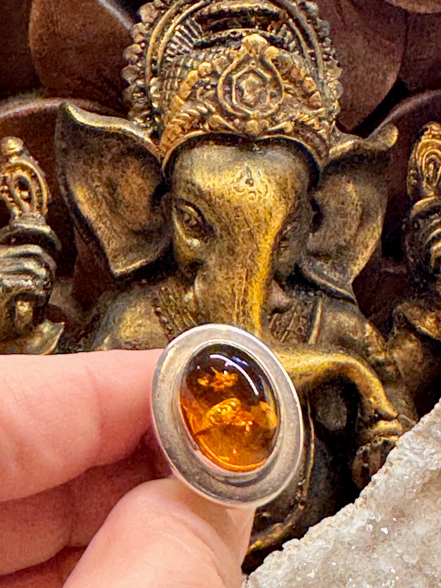 Bague en ambre T60
