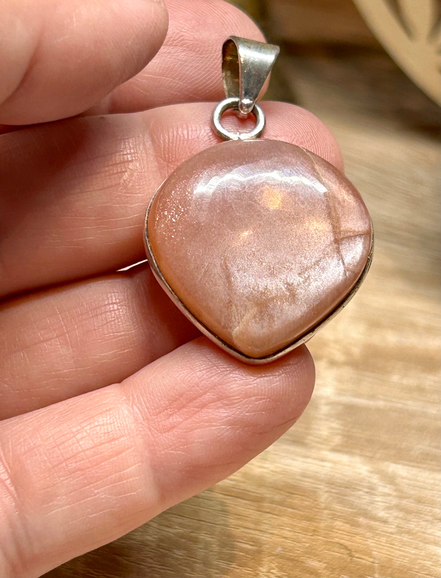 Pendentif de pierre de lune pêche