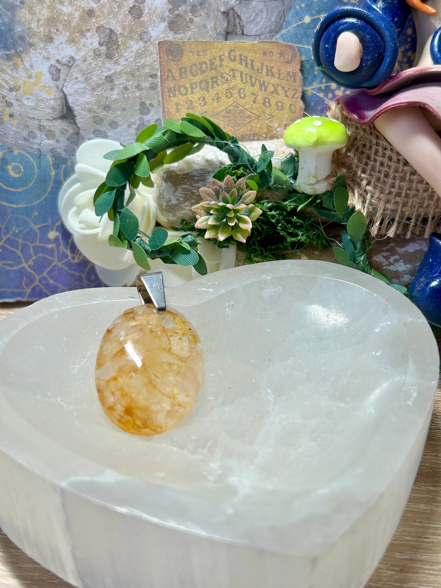 Pendentif de quartz hématoïde jaune - bélière en métal argenté