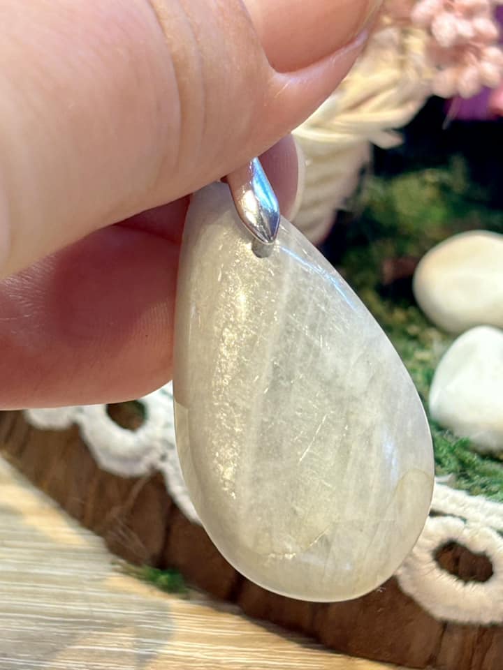 Pendentif de pierre de lune - bélière en argent 925