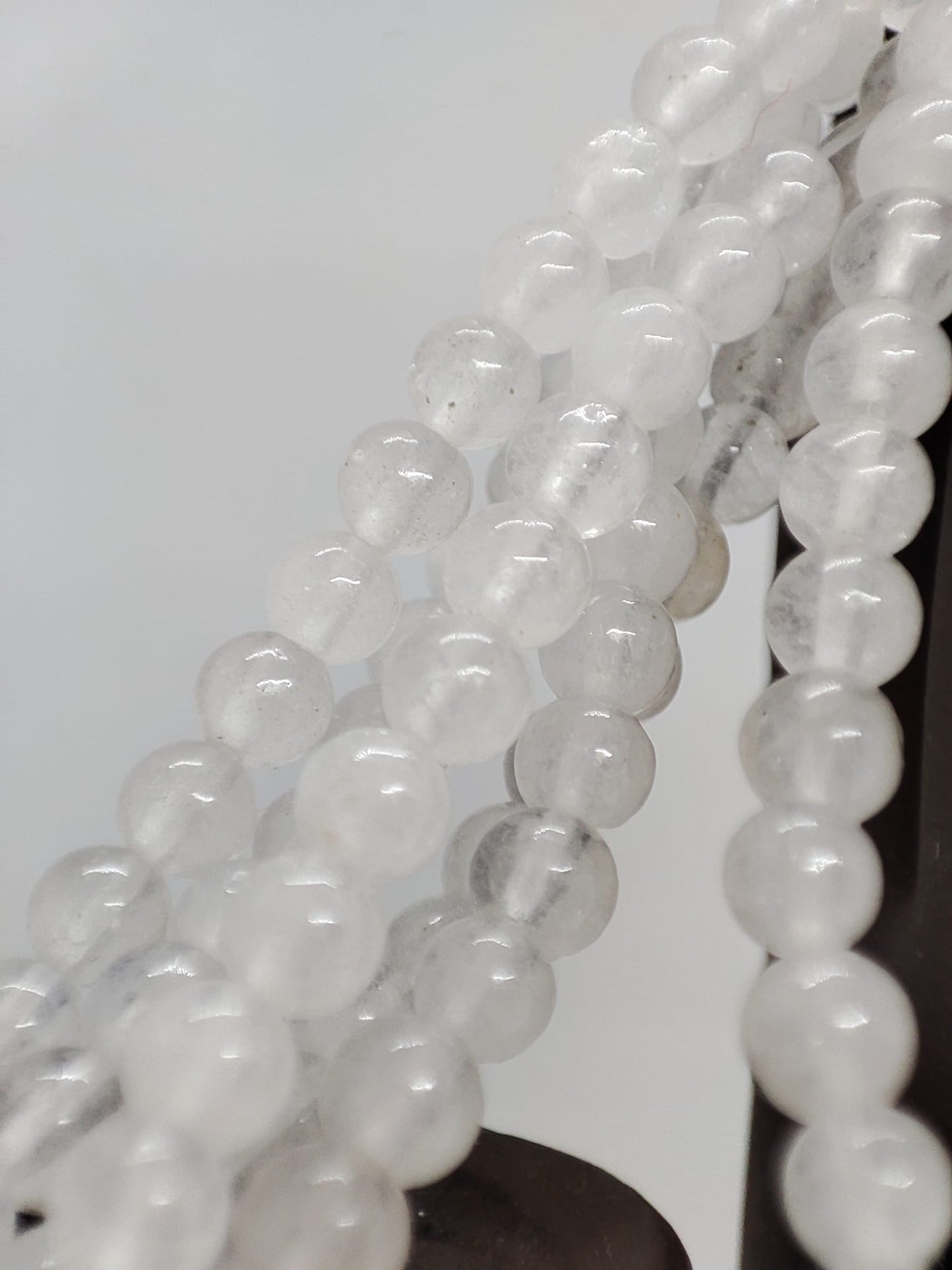 Fil de perles de jade blanc 4mm