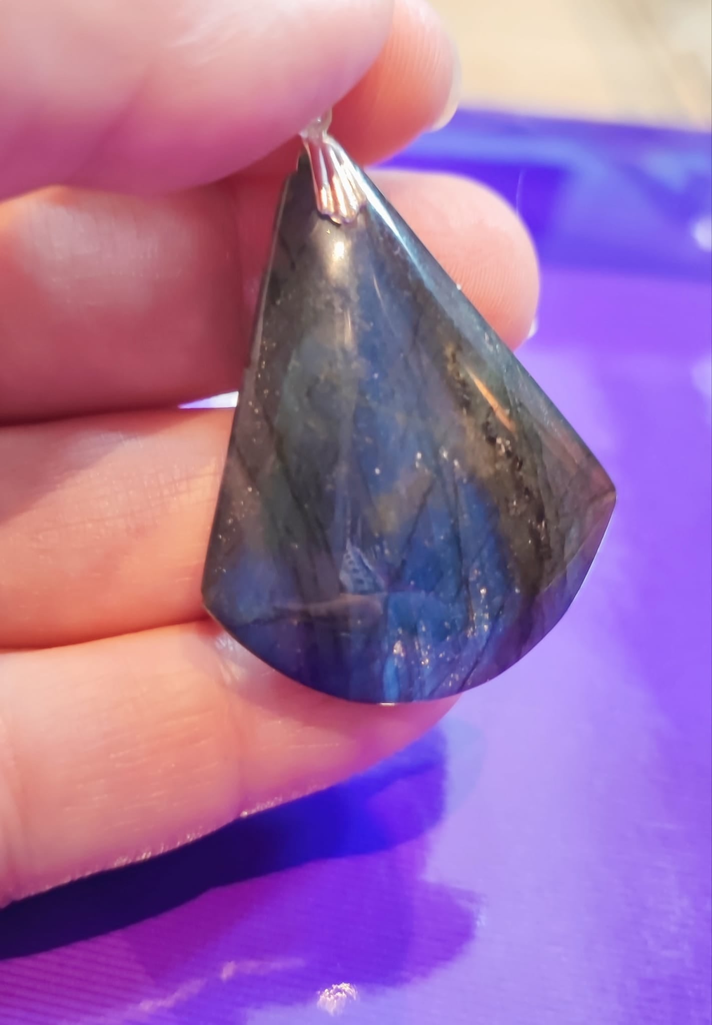 Pendentif en labradorite avec bélière en argent 925