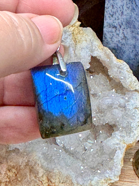 Pendentif de labradorite