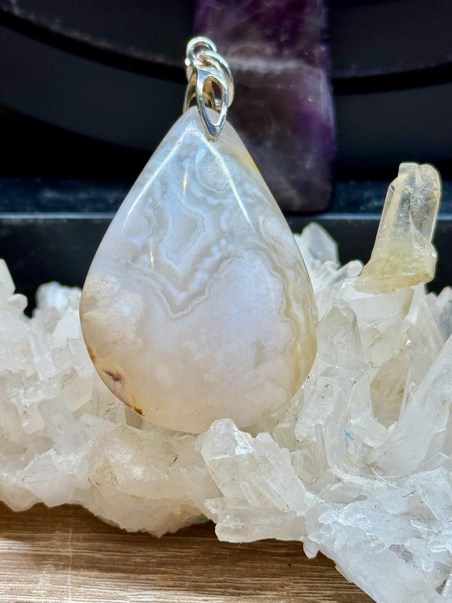 Pendentif goutte d’agate fleurs de cerisier