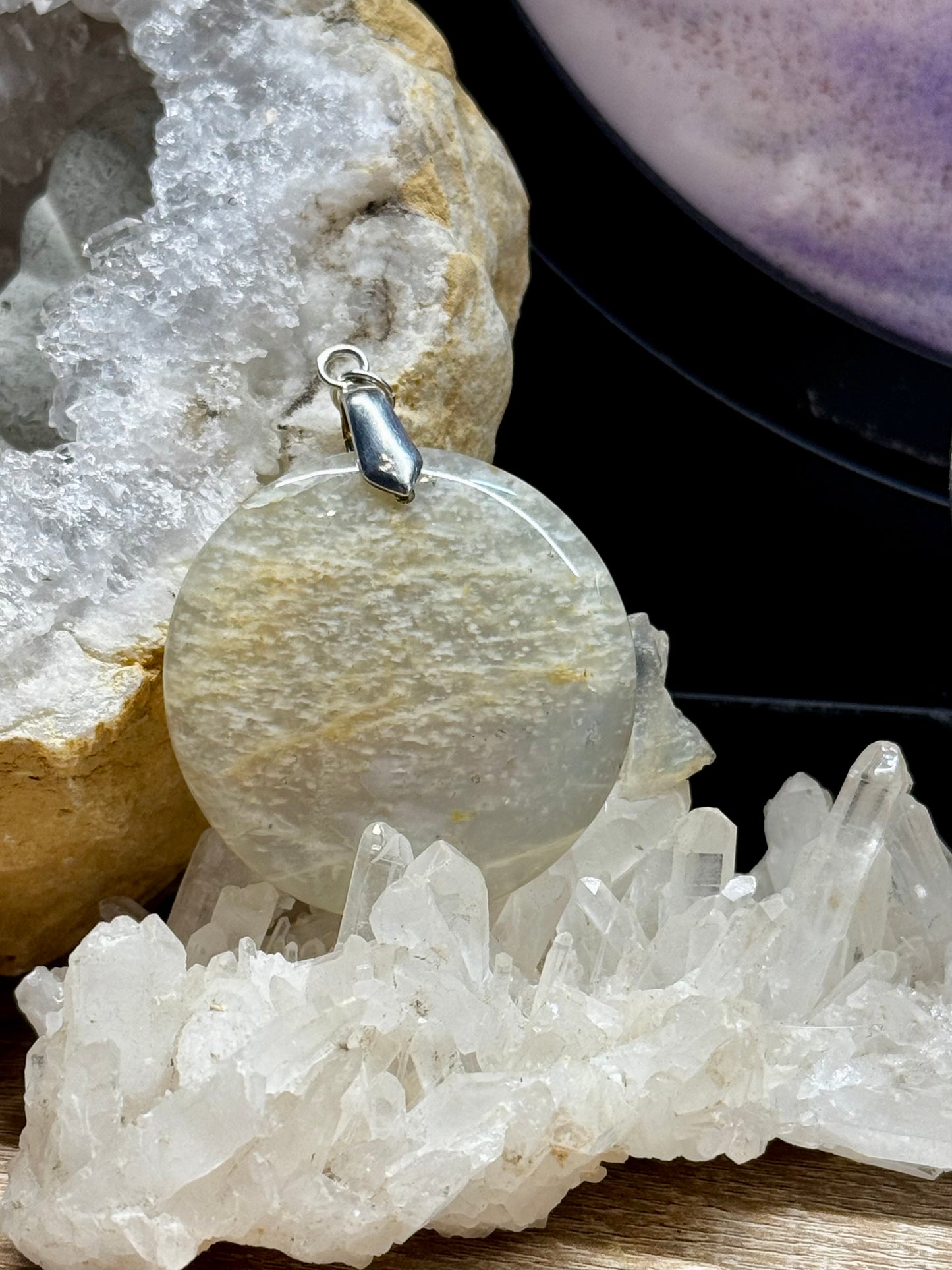 Pendentif de Pierre de Lune nacrée