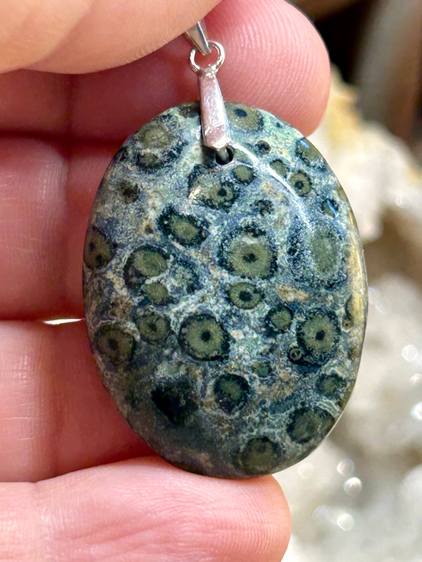 Pendentif de jaspe kambaba