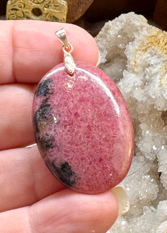 Pendentif de rhodonite