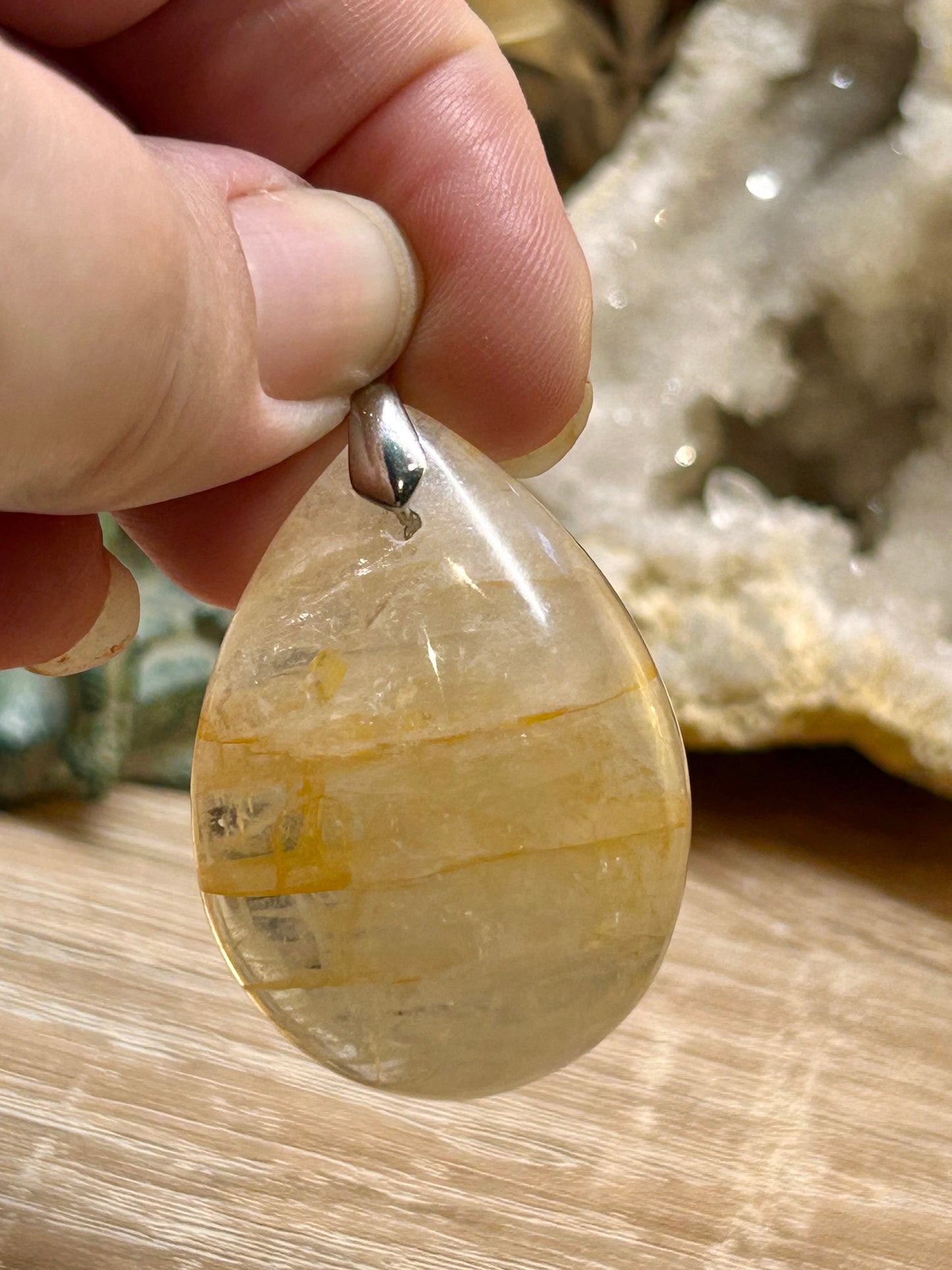 Pendentif de quartz hématoïde jaune